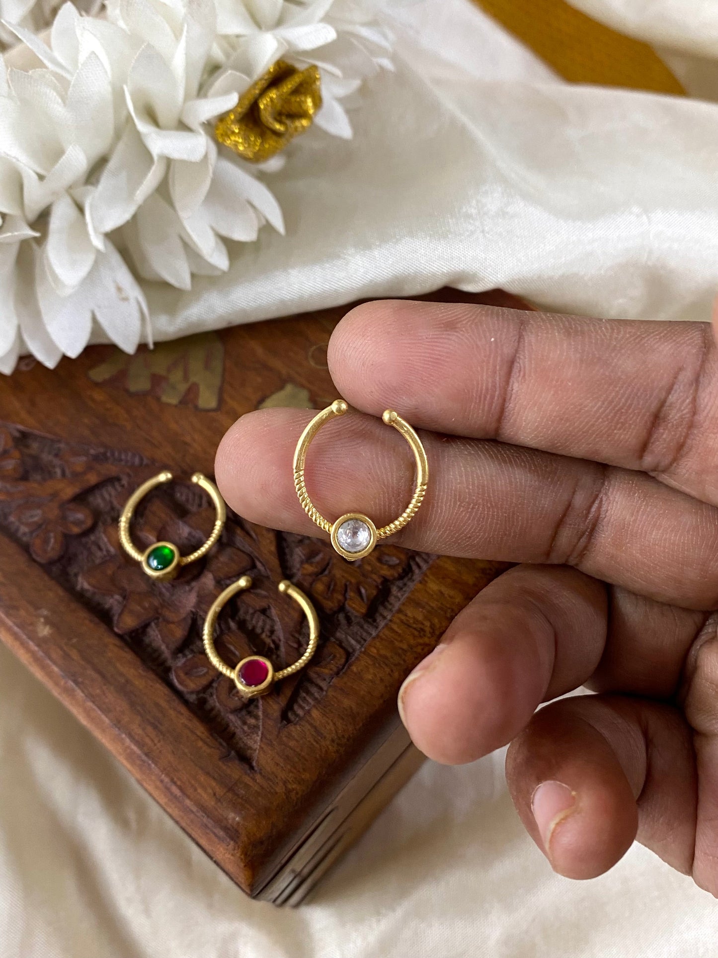 Premium kemp Nose pin Aksha Trends