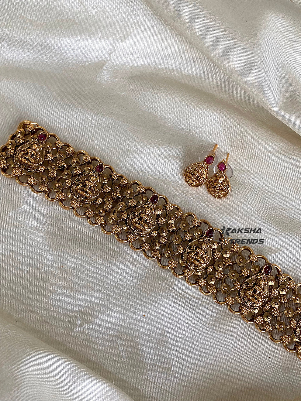 Antique lakshmi hineck choker Aksha Trends 