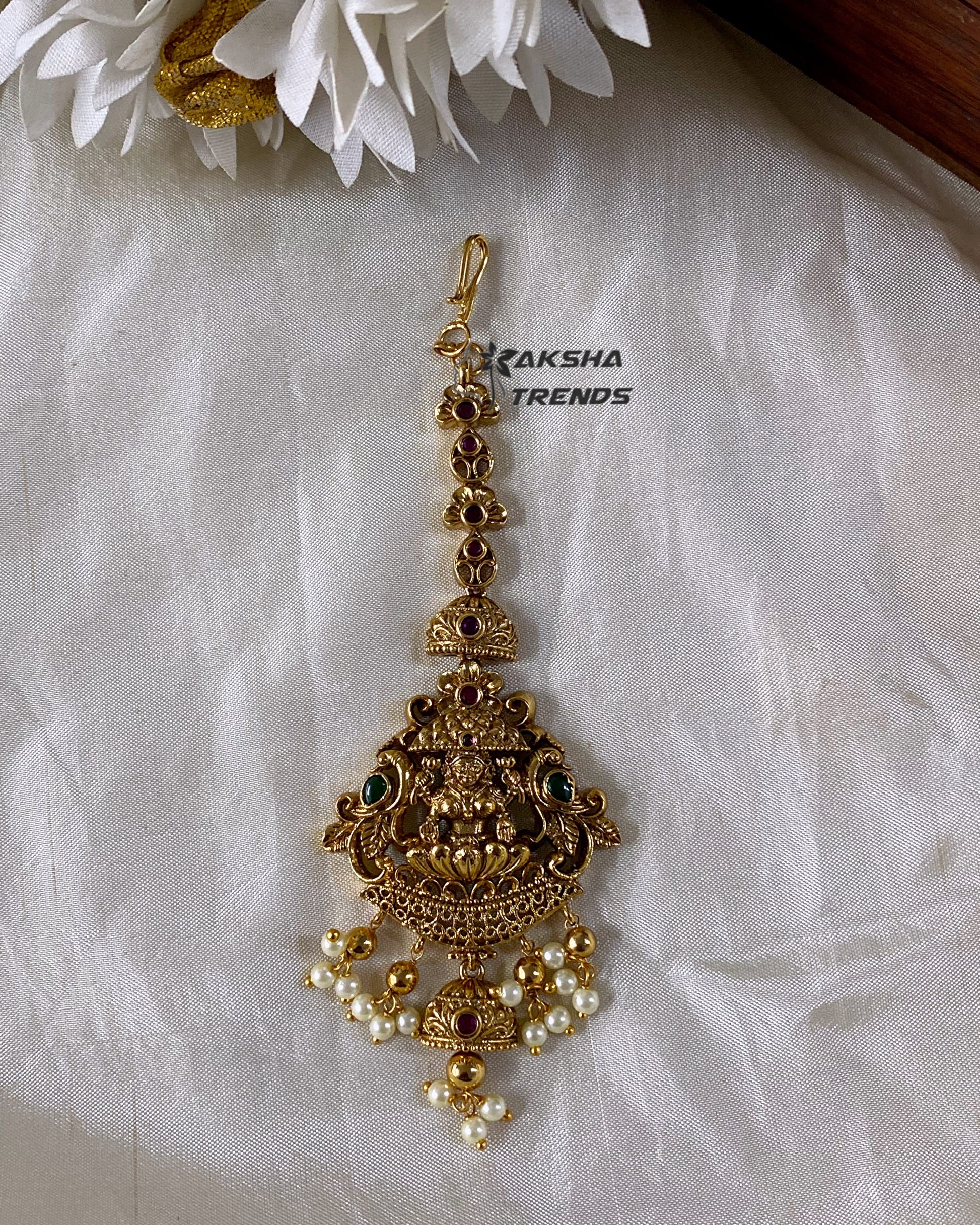 Nagas bridal Tikka -pearl Aksha Trends