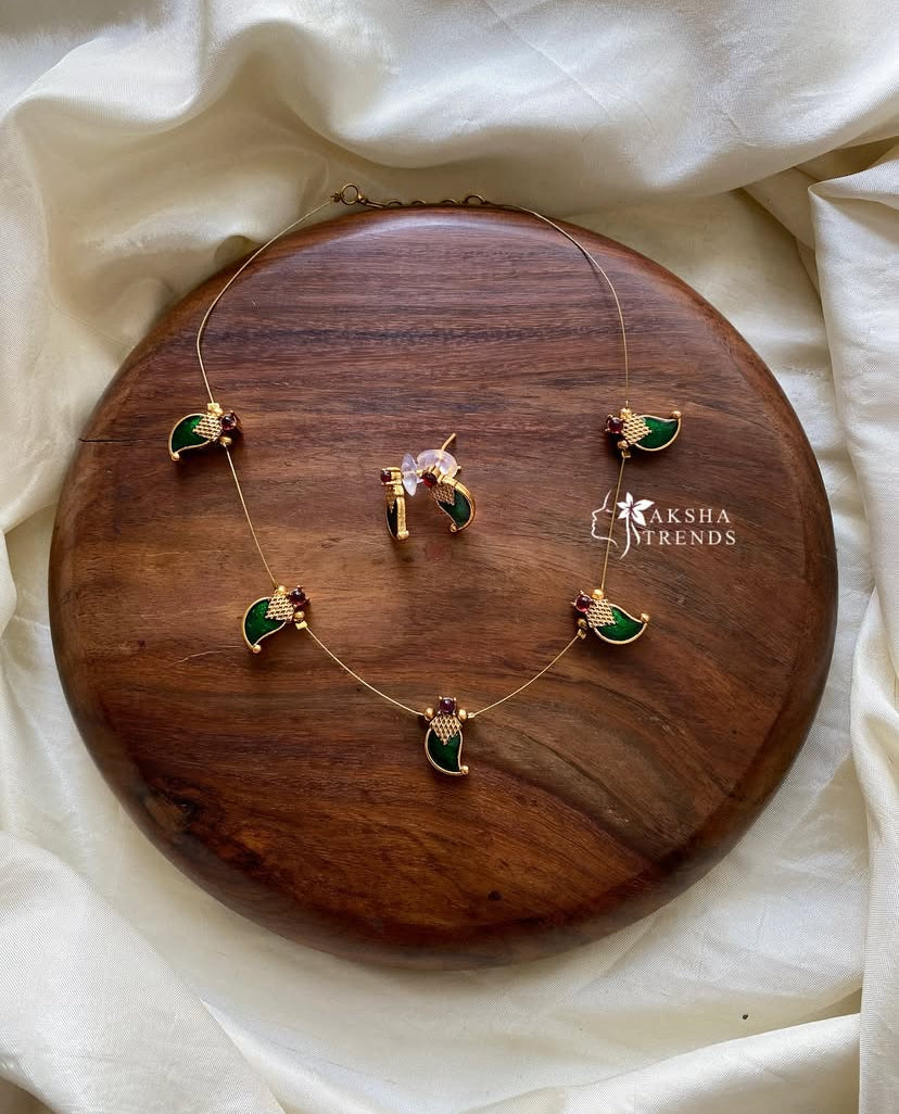 Invisible Necklace -Manga Green