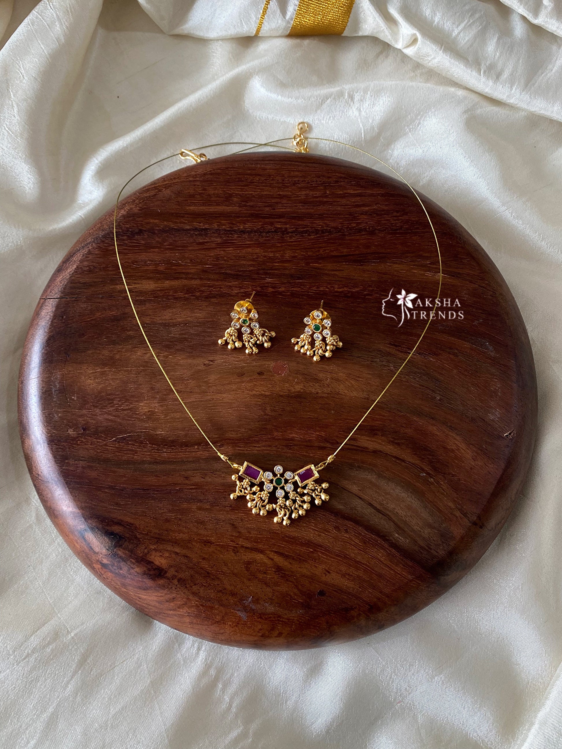 Invisible Necklace -floral kemp Aksha Trends