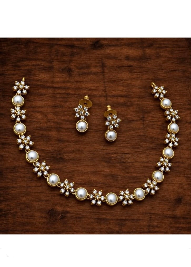 Pearl diamond Necklace Aksha Trends