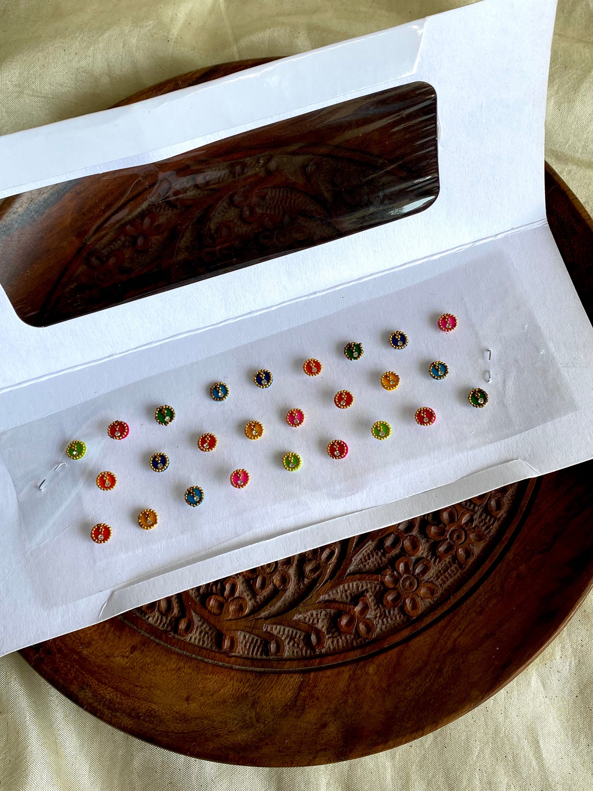 D1 -Stone Bindi Aksha Trends