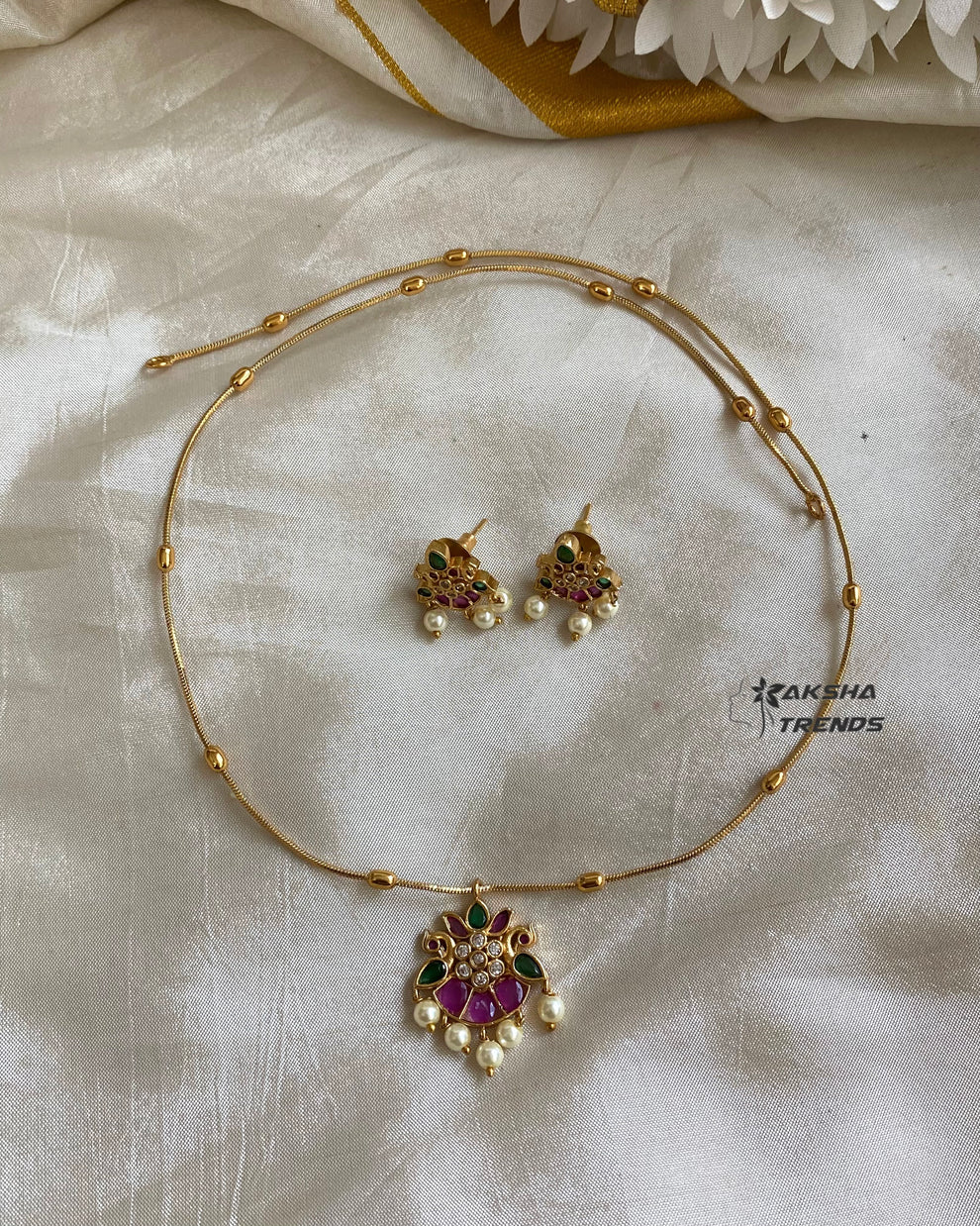 Floral kemp chain 