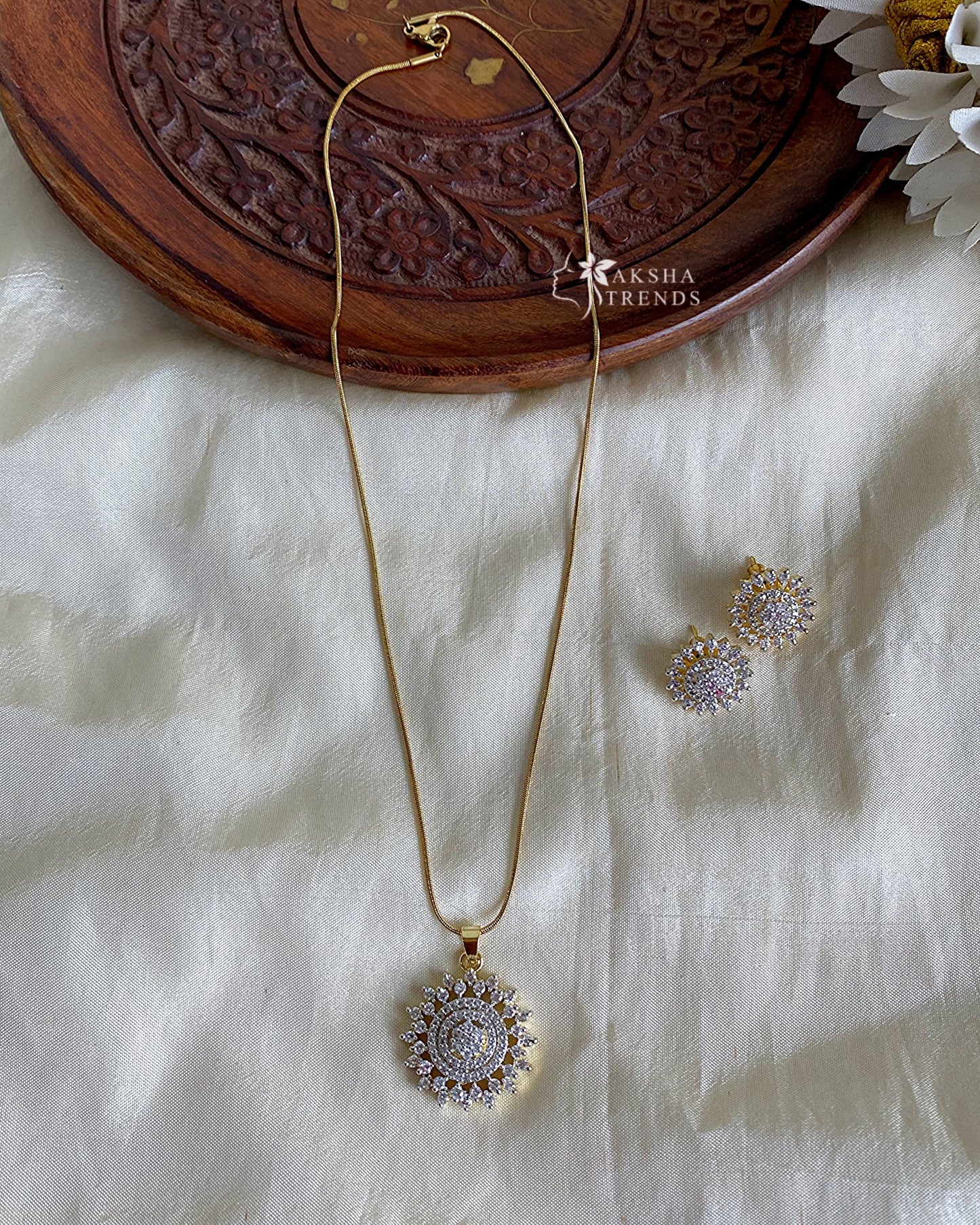 Ziva diamond pendant chain Aksha Trends