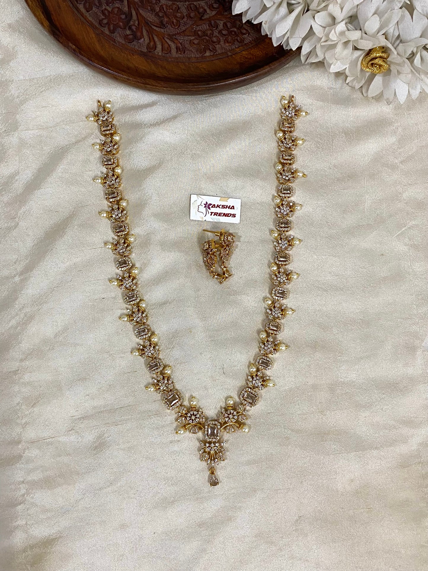 Pearl floral diamond haram Aksha Trends