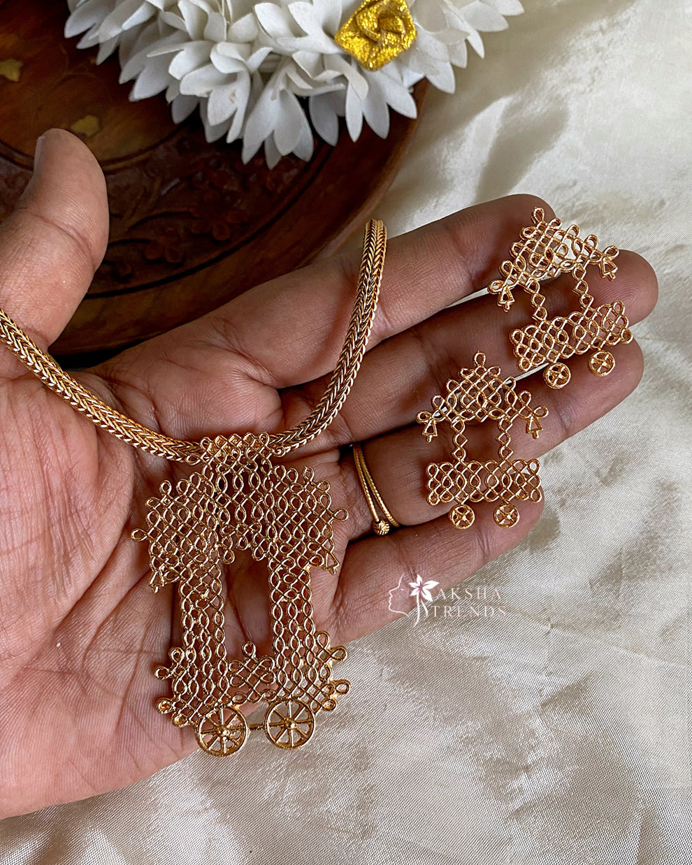Antique Kolam choker Aksha Trends 
