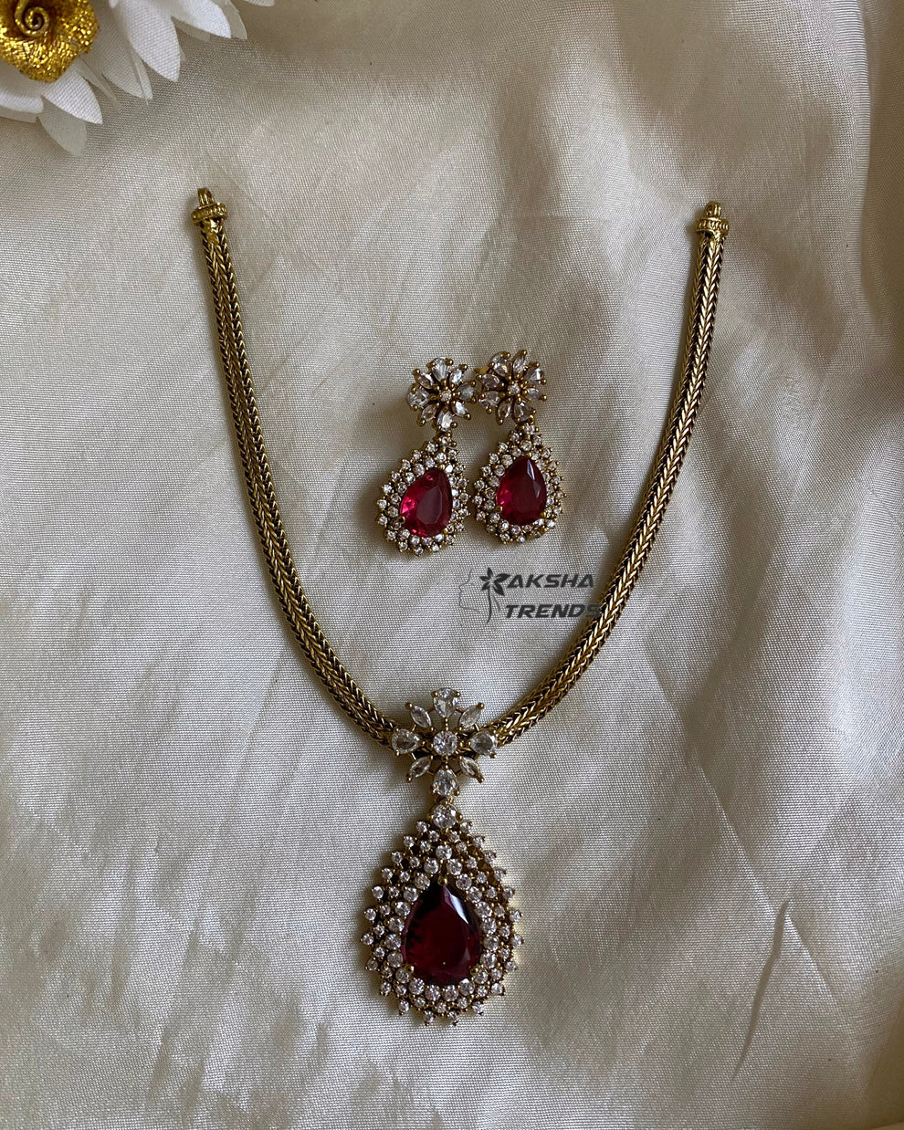 Diamond pendant necklace Aksha Trends 