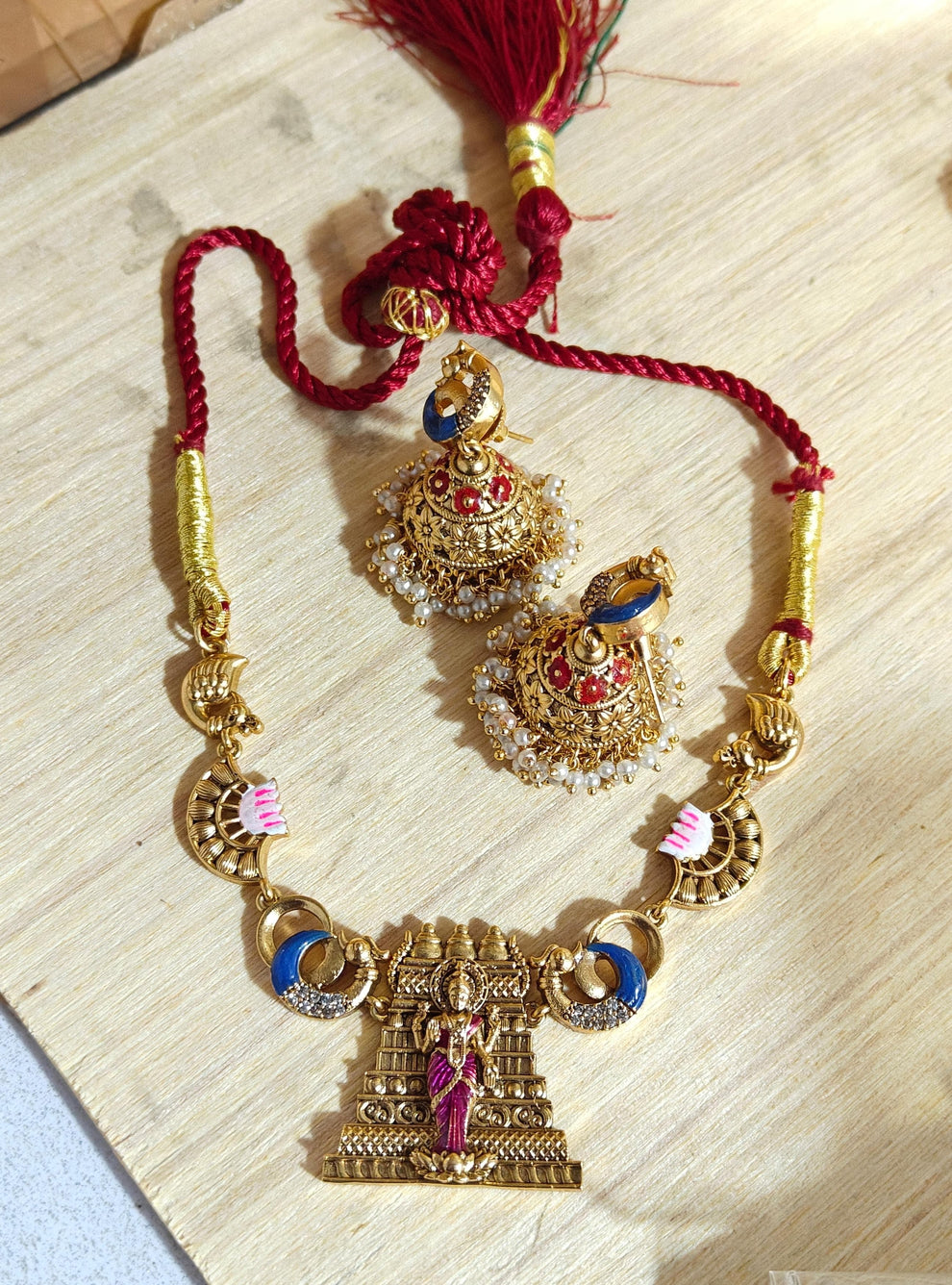 lakshmi Temple choker Aksha Trends 