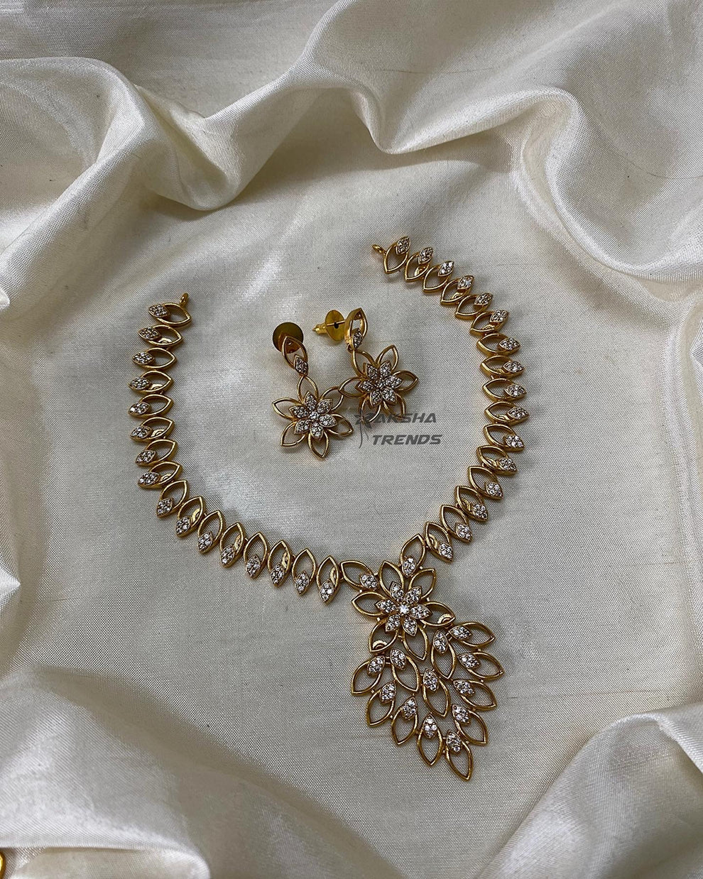 Floral diamond necklace Aksha Trends 