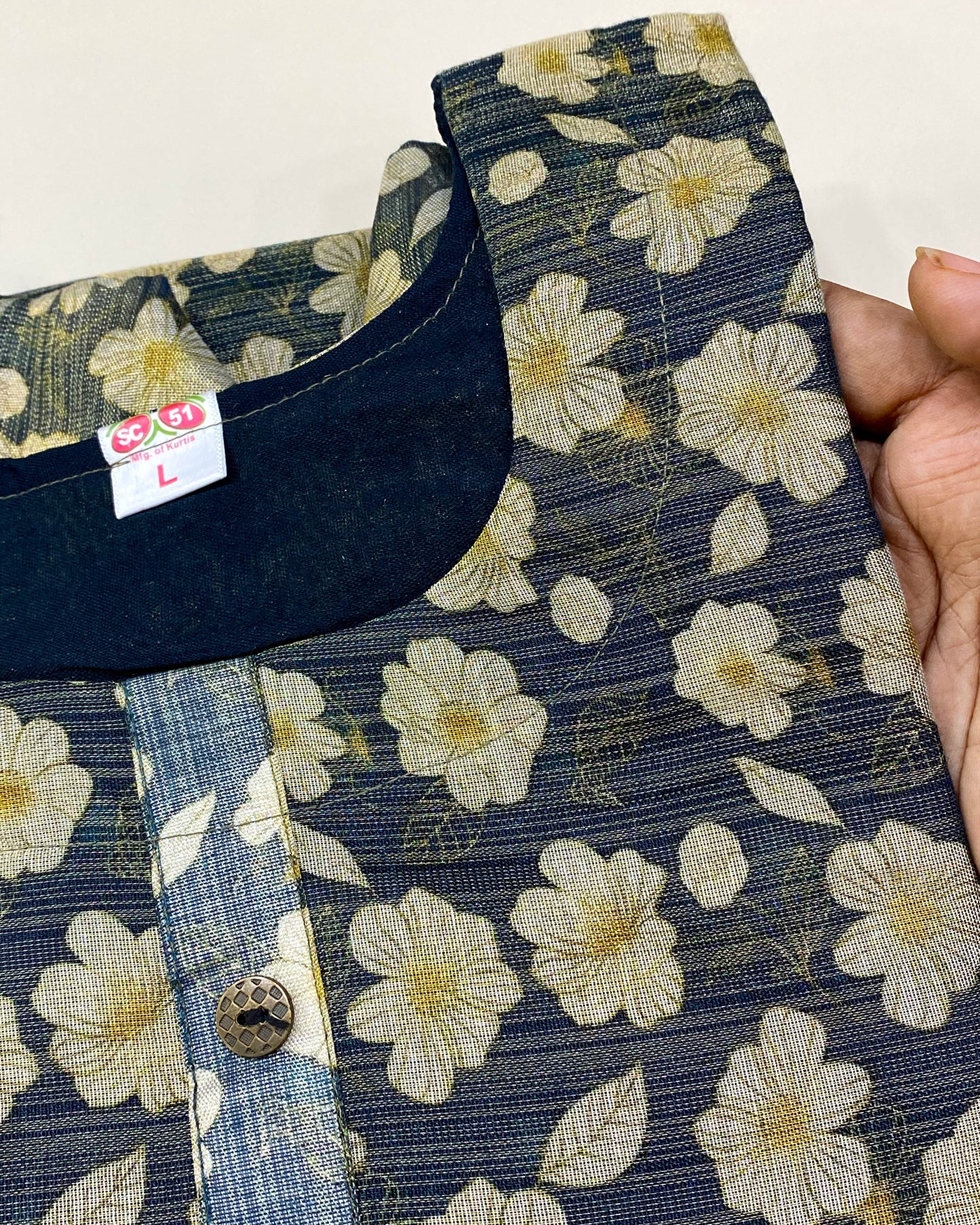 Tissue Silk Kurti (L) Aksha Trends