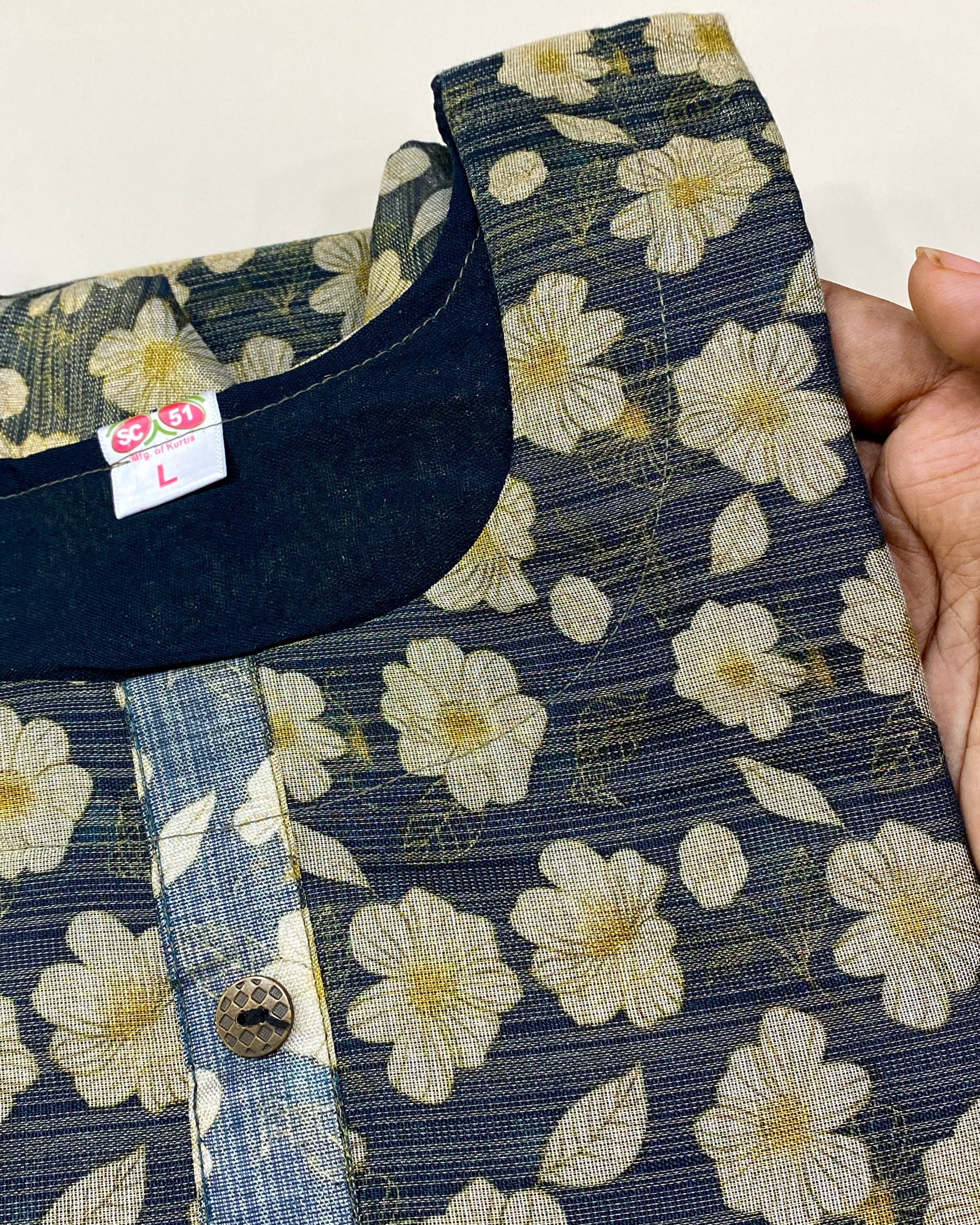 Tissue Silk Kurti (L) Aksha Trends