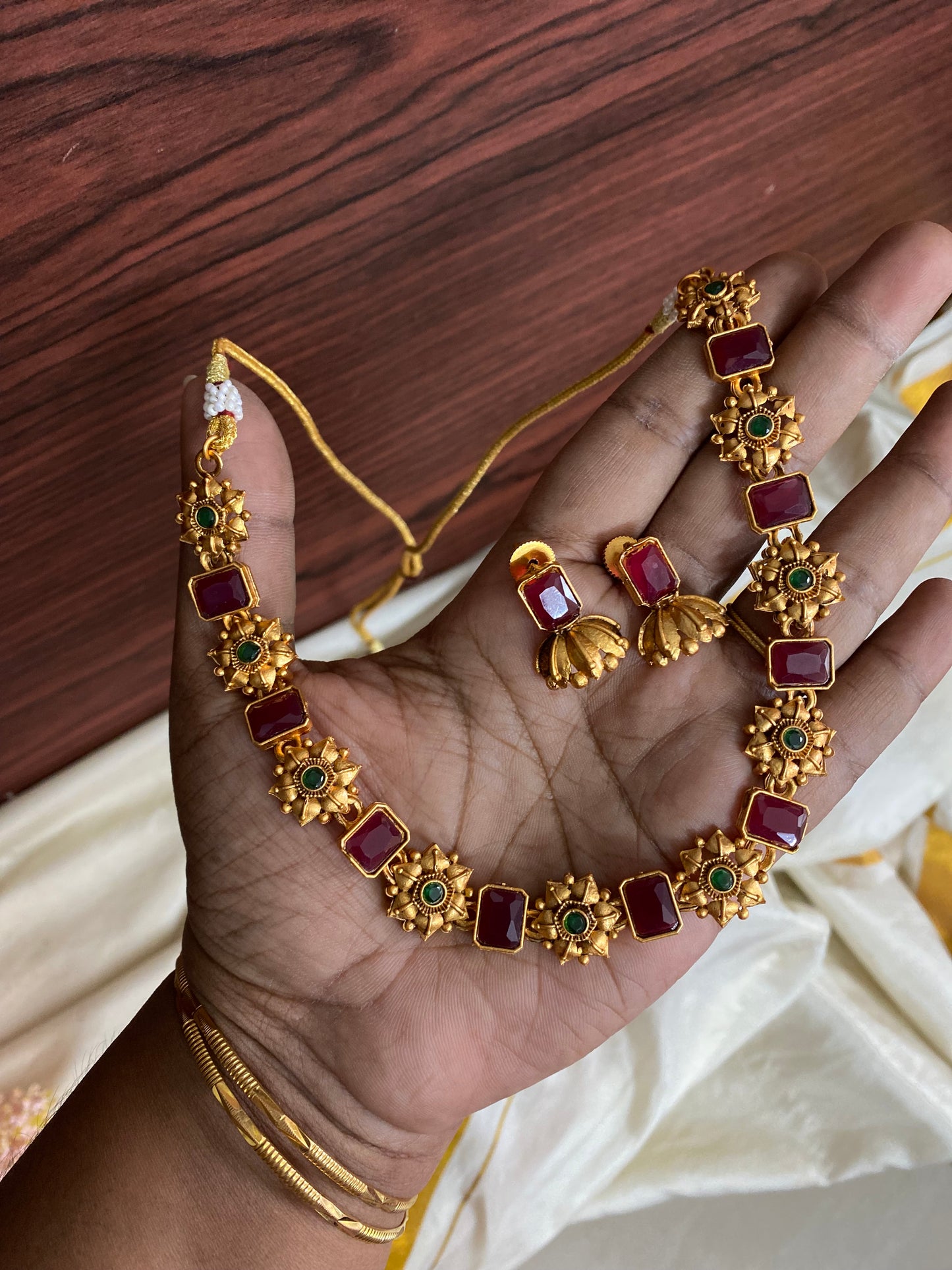 Floral necklace -Ruby Aksha Trends