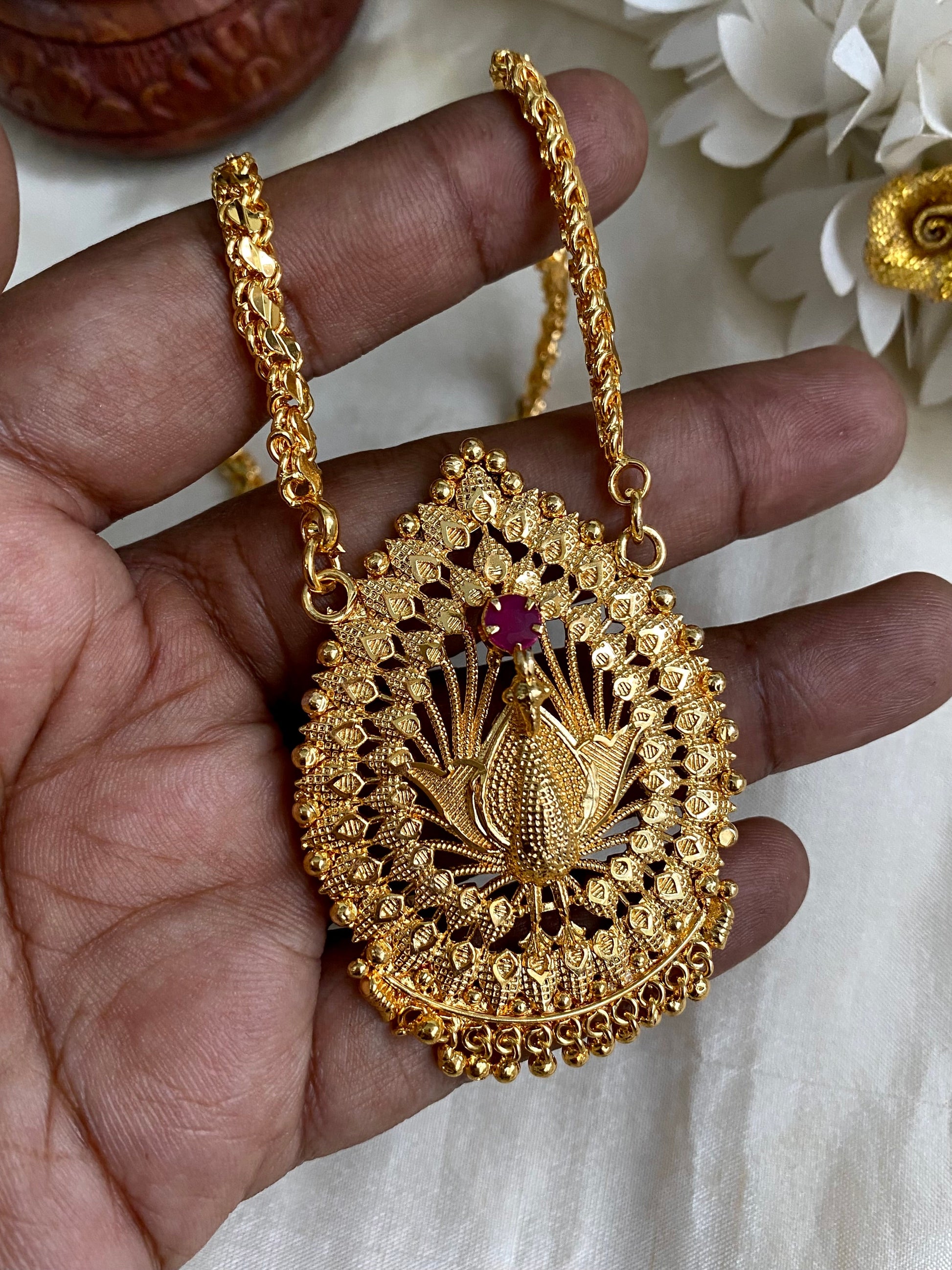 Peacock Dollar chain Aksha Trends
