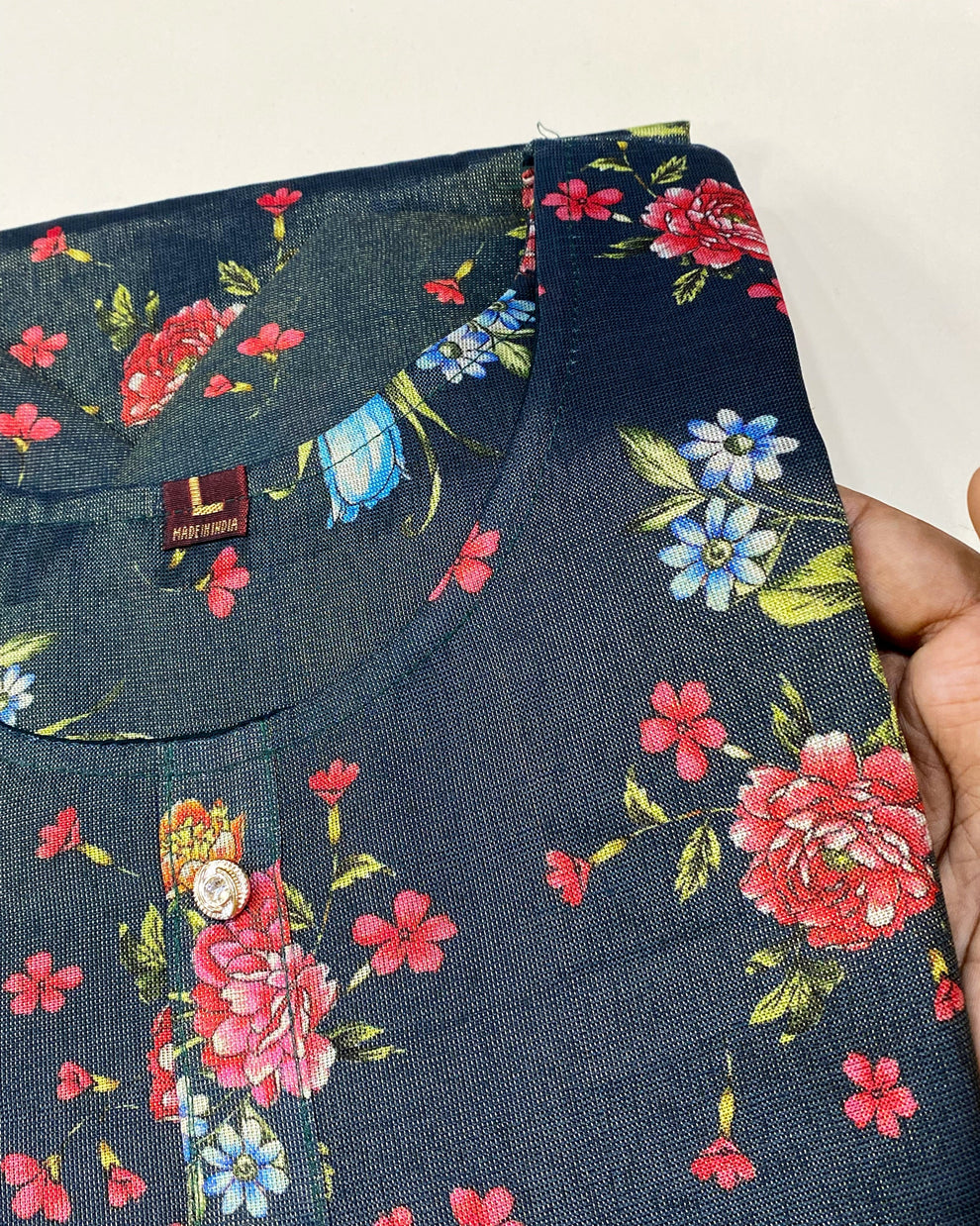 Tissue Silk Kurti (L) Aksha Trends 