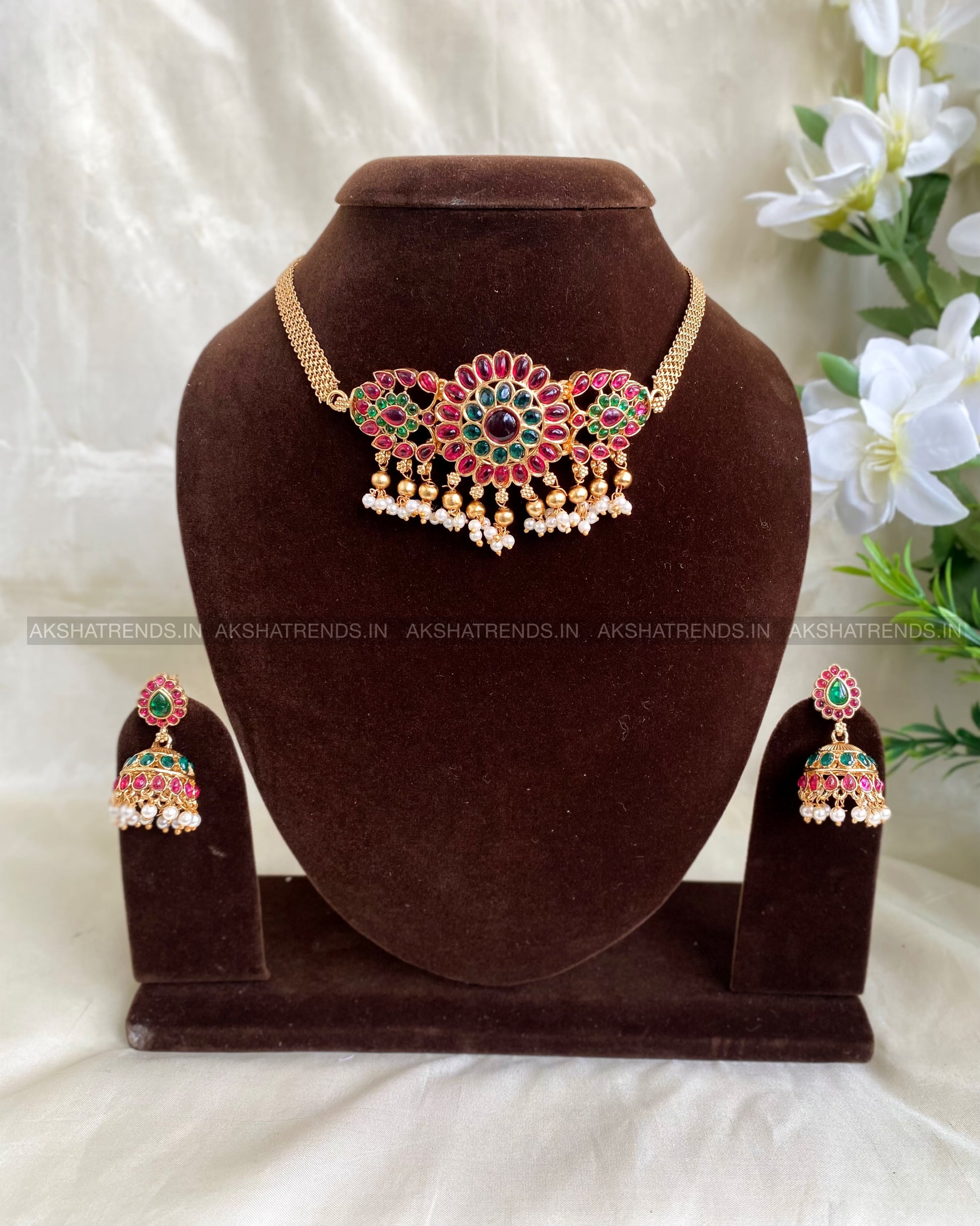 Floral kemp choker Aksha Trends