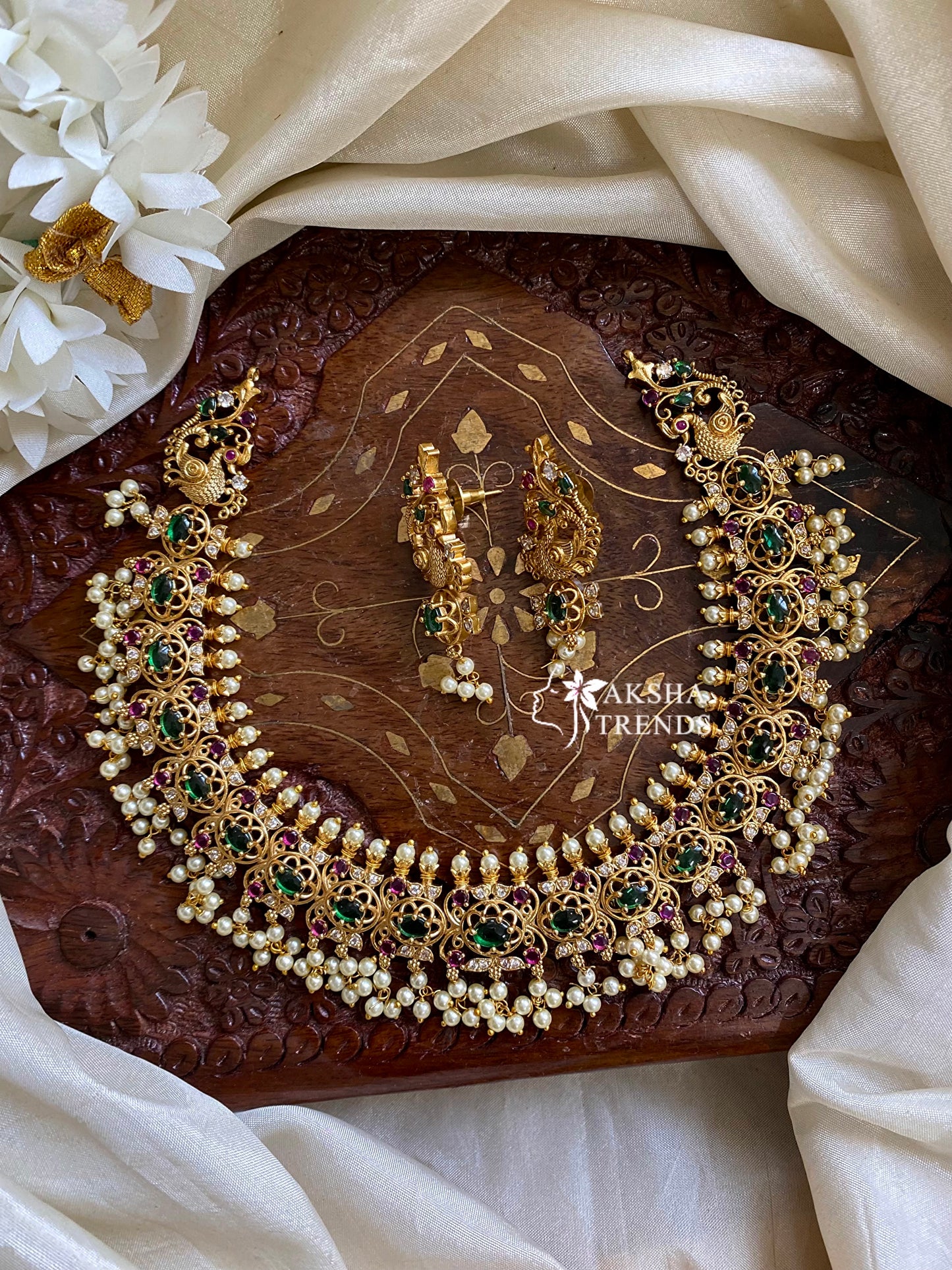Royal Emerald Guttapusulu Aksha Trends