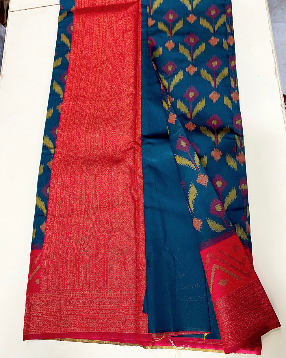 Pochampally Saree Aksha Trends 