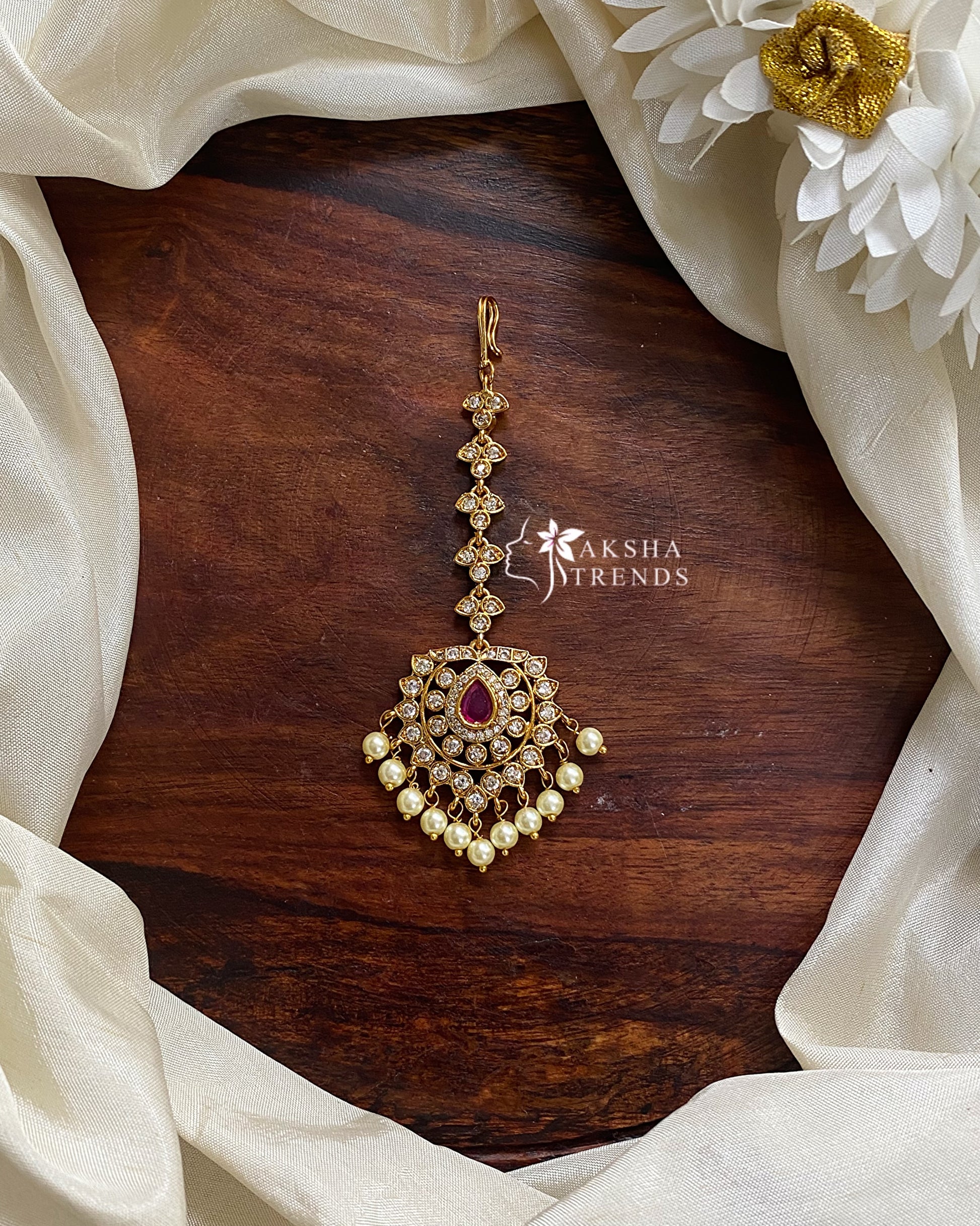 Bridal diamond Tikka Aksha Trends