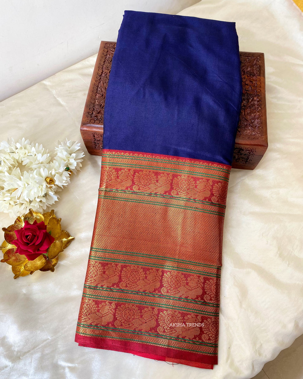 Narayani Pattu Saree Aksha Trends 