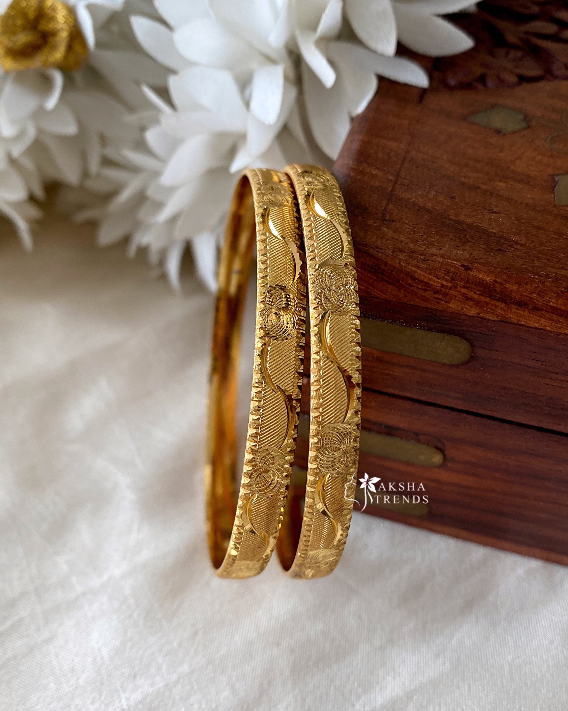 Golden bangles (2pc) Aksha Trends
