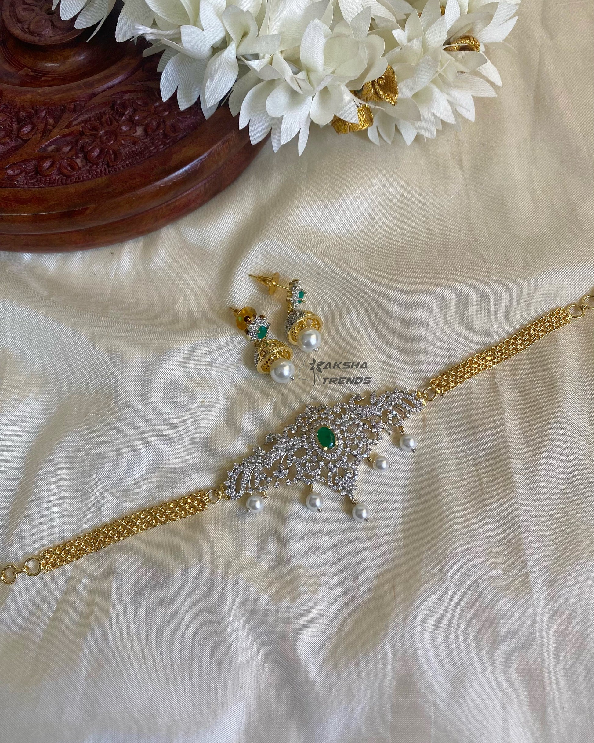 choker set GJ polish diamond Aksha Trends