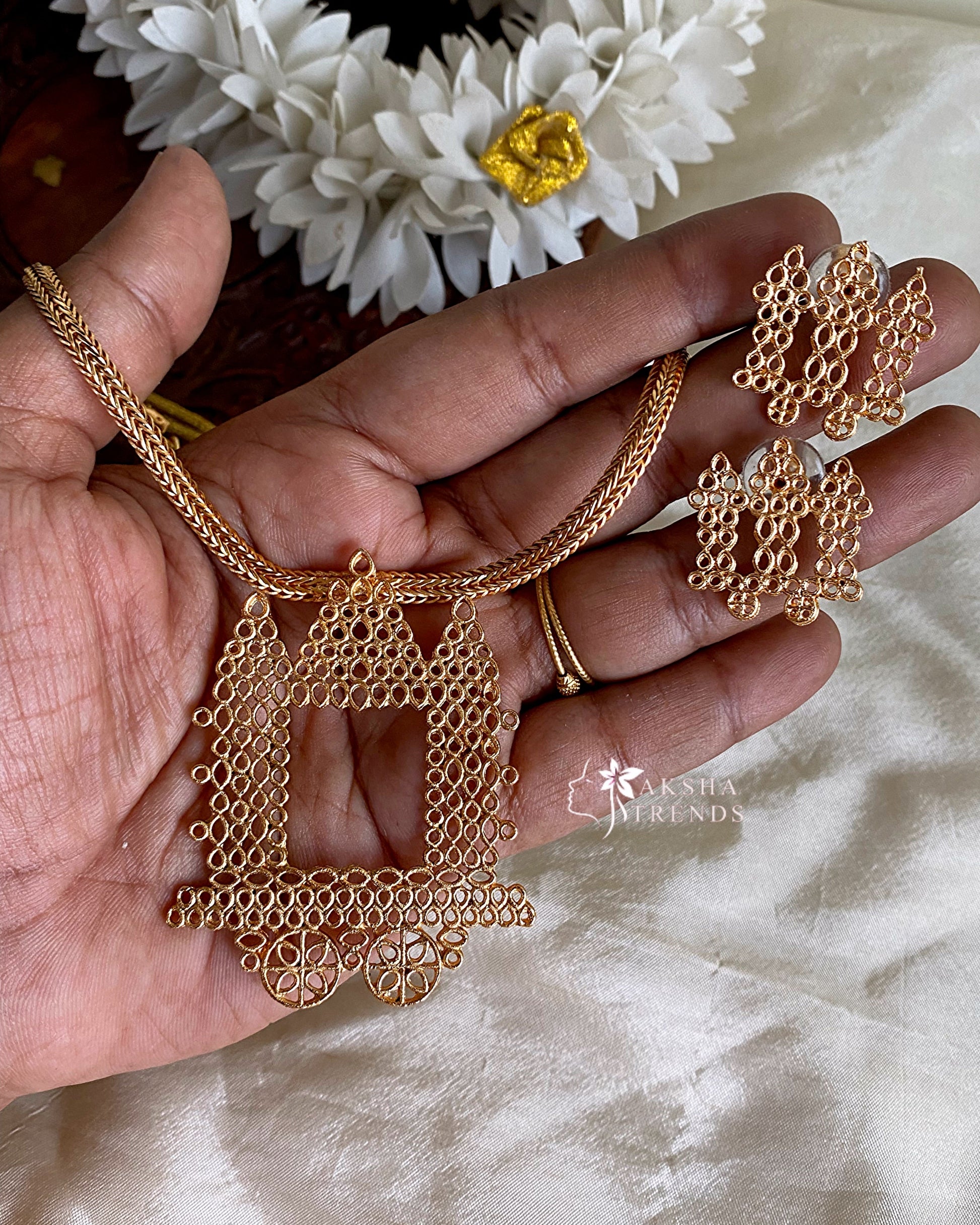 Antique Kolam choker Aksha Trends