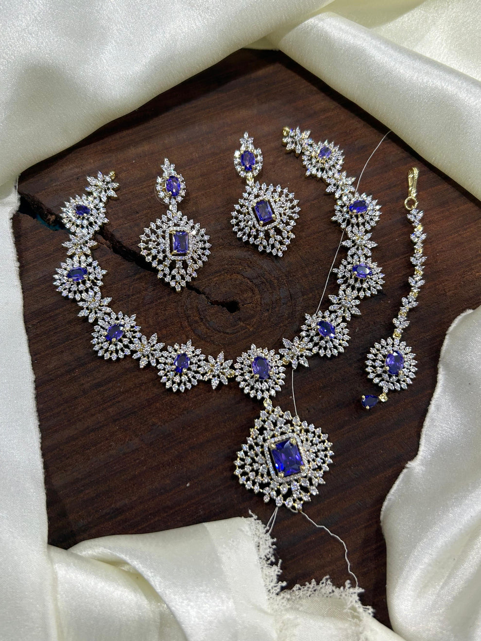 Trivia bridal diamond -Purple Aksha Trends 