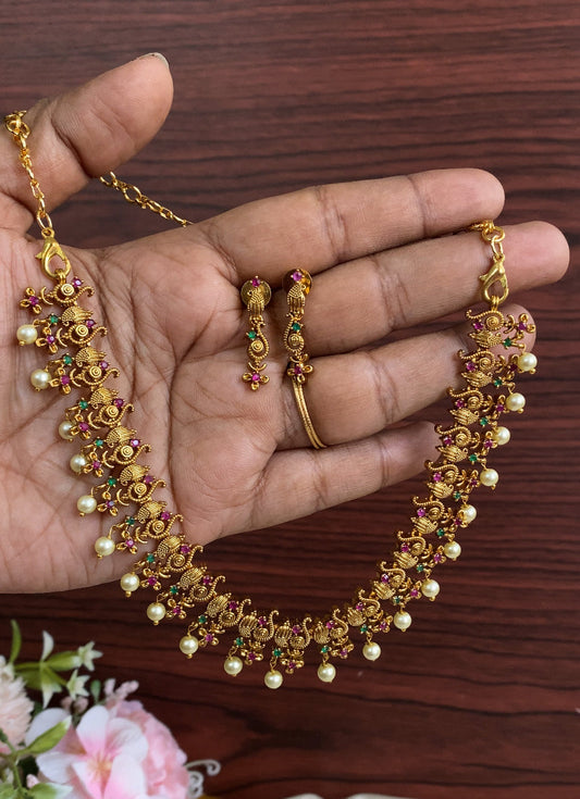 Golden sangu Necklace Aksha Trends