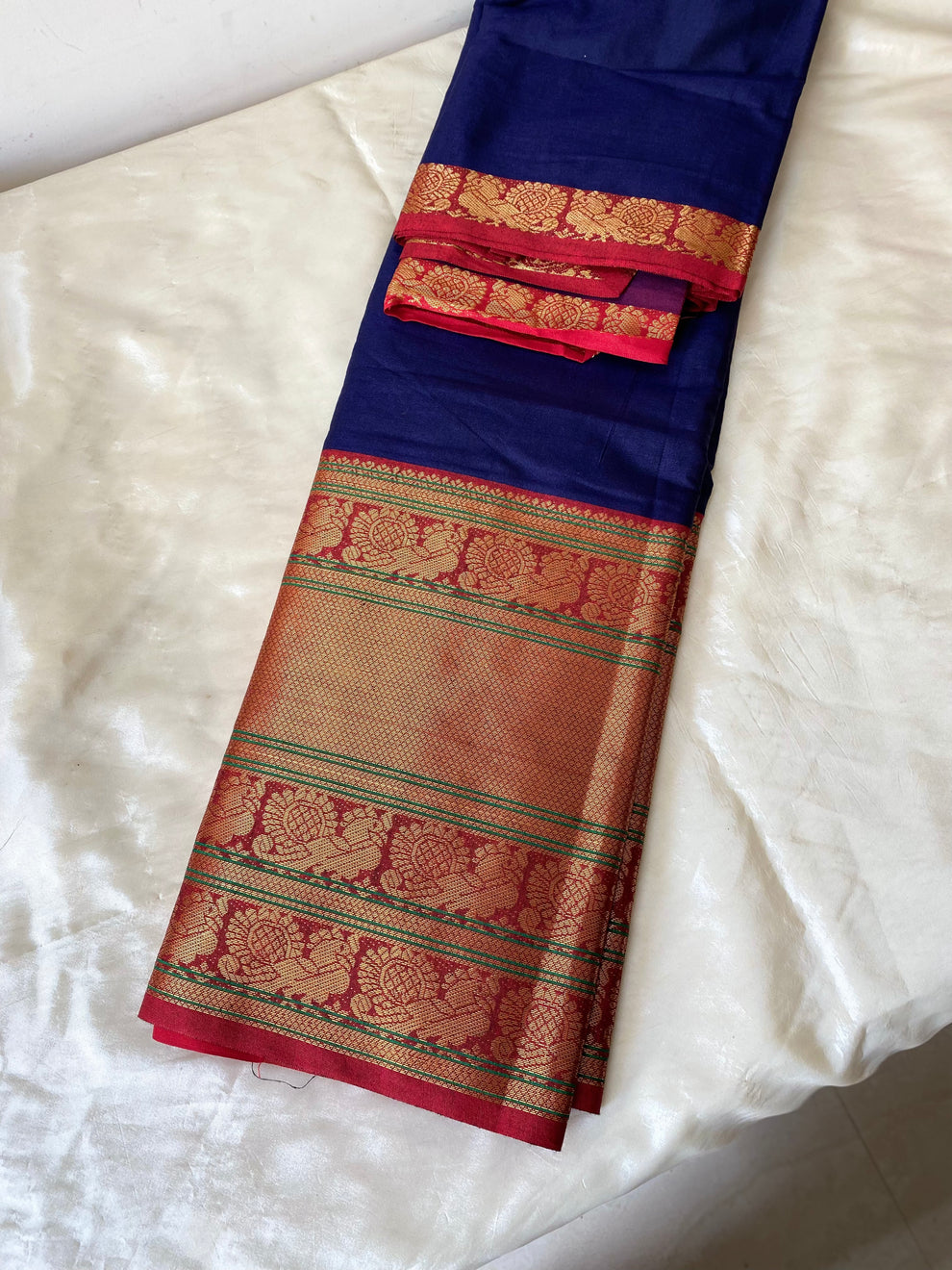 Narayani Pattu Saree Aksha Trends 