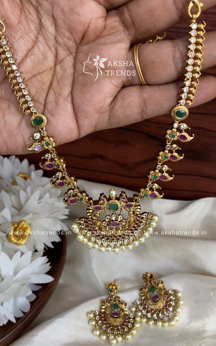 Floral diamond necklace Aksha Trends