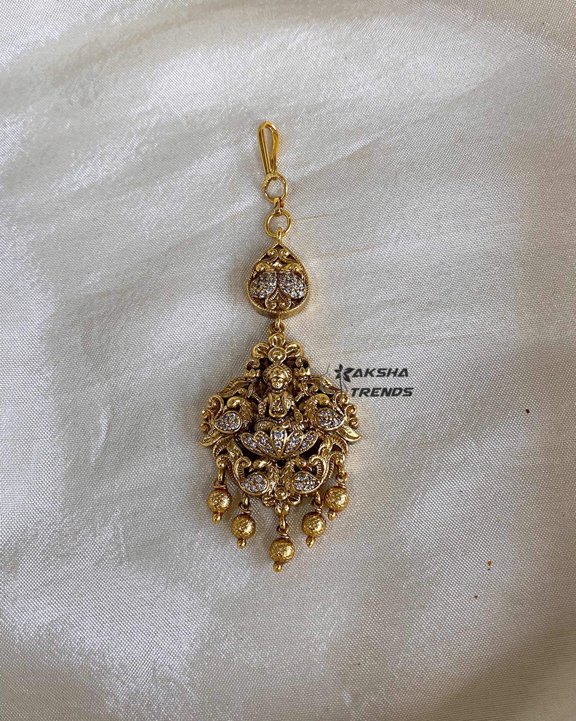 Premium bridal tikka Aksha Trends
