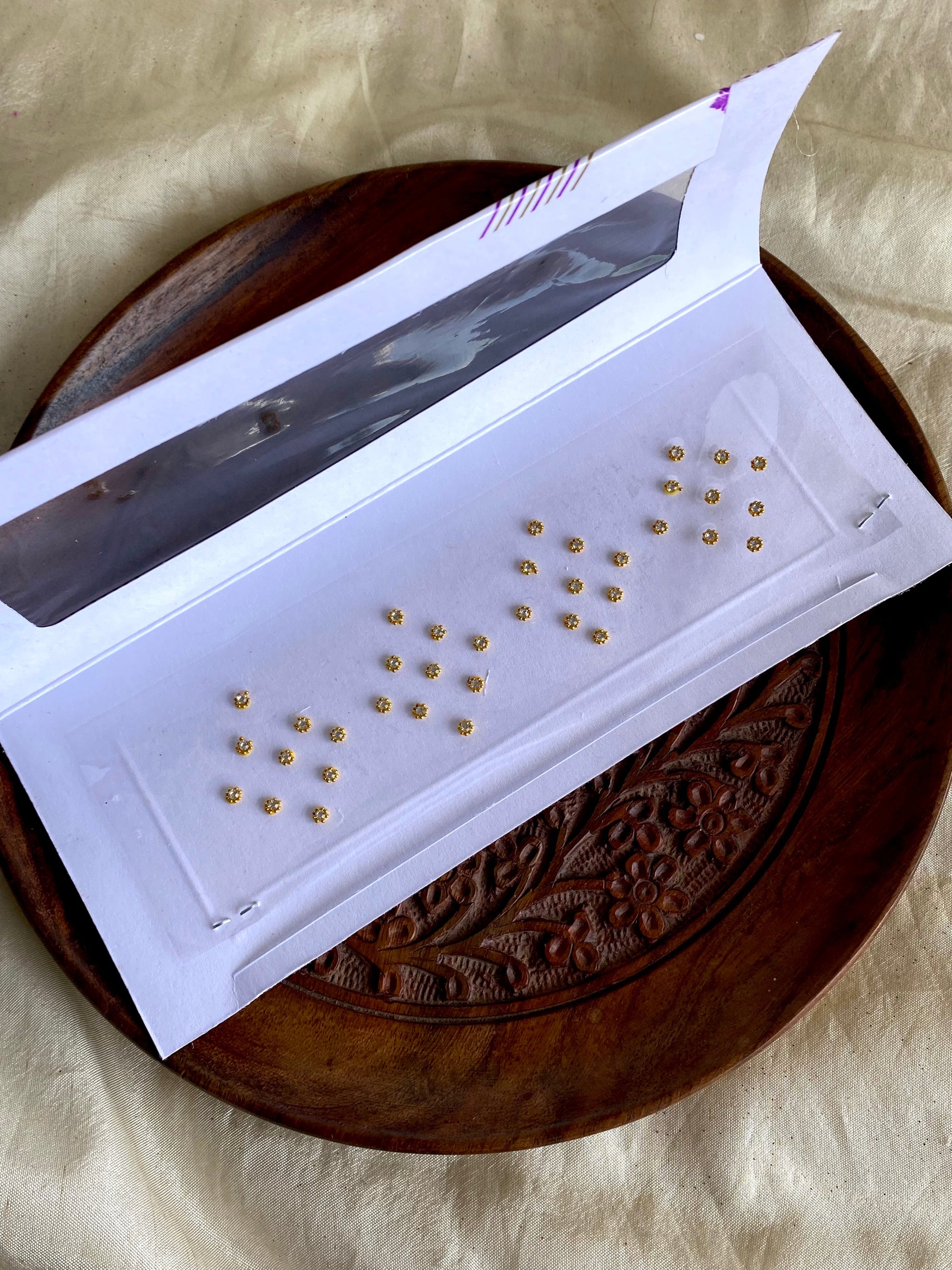 D3 -Stone Bindi Aksha Trends