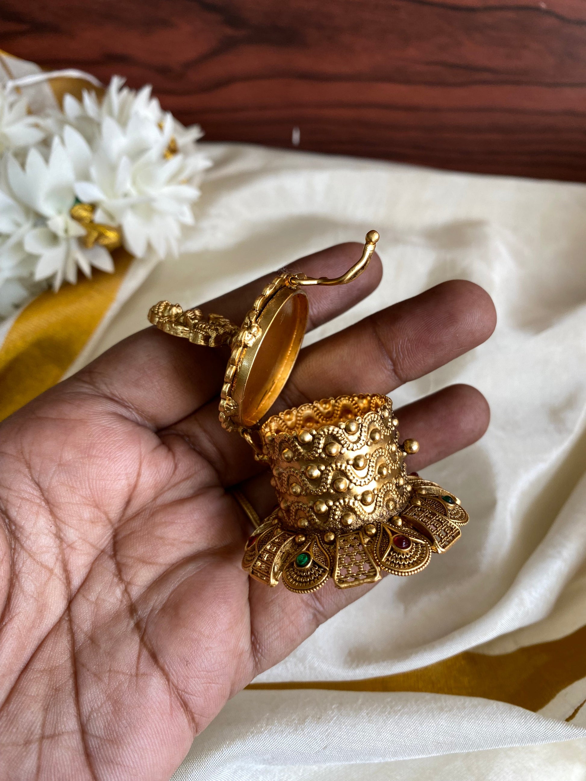Ganesha Kumkum box Aksha Trends
