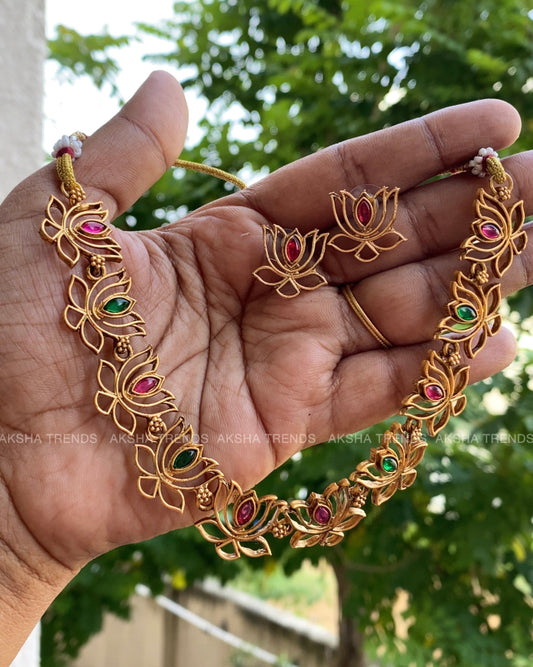 Lotus choker Aksha Trends