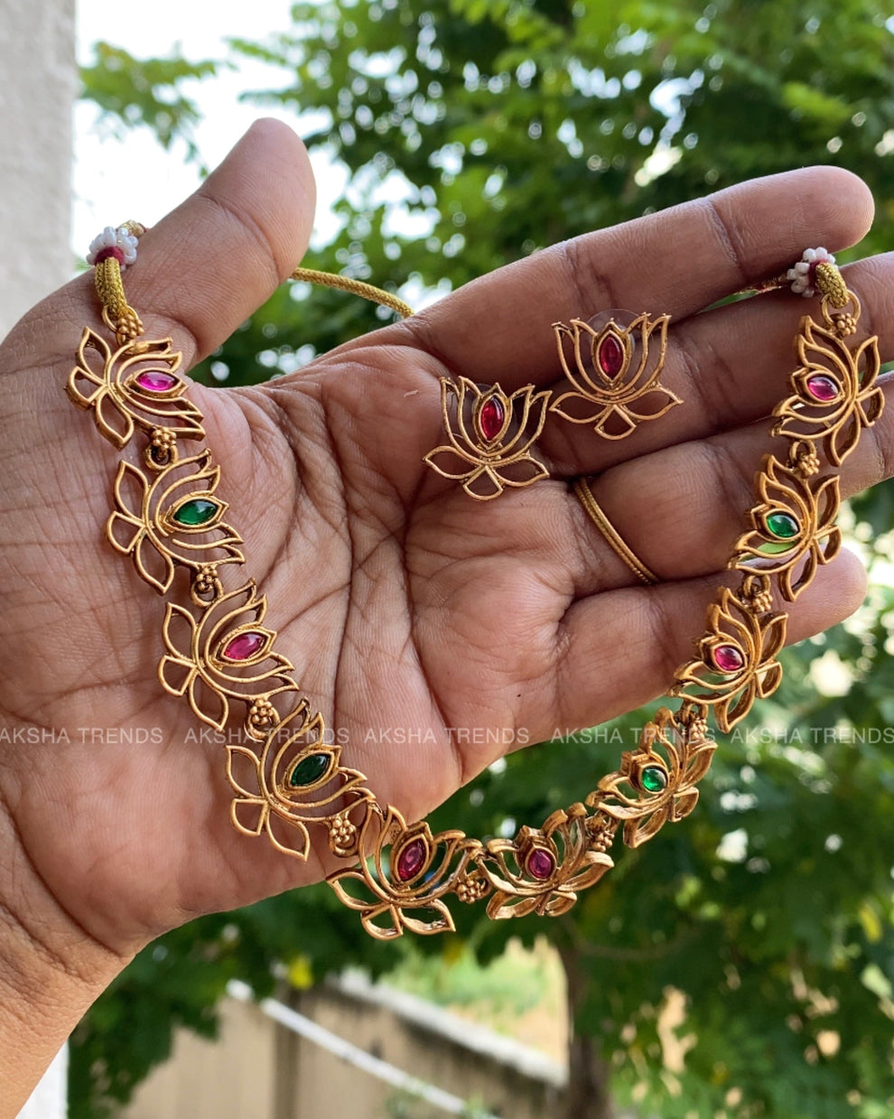 Lotus choker Aksha Trends 