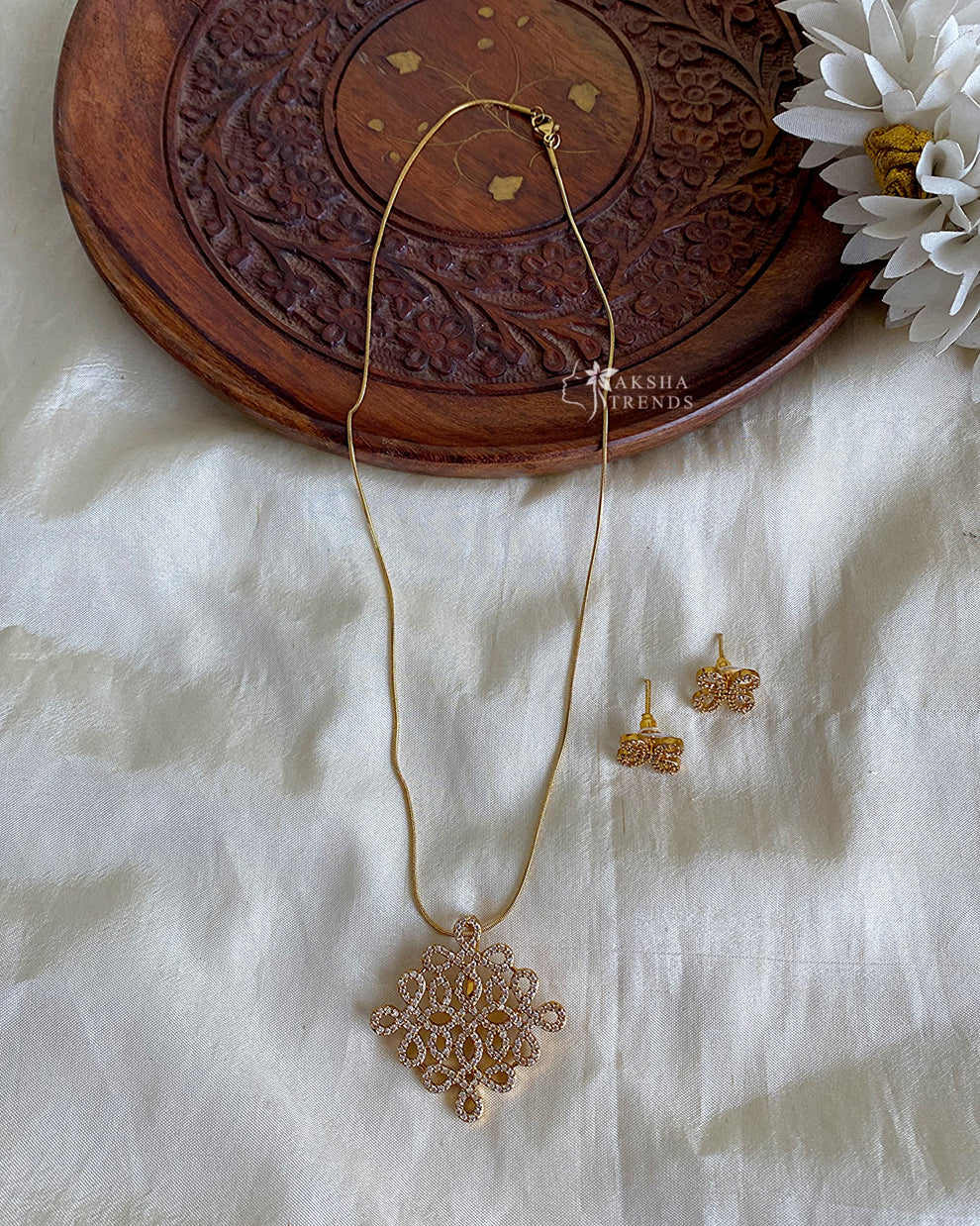 Ziva diamond pendant chain Aksha Trends 