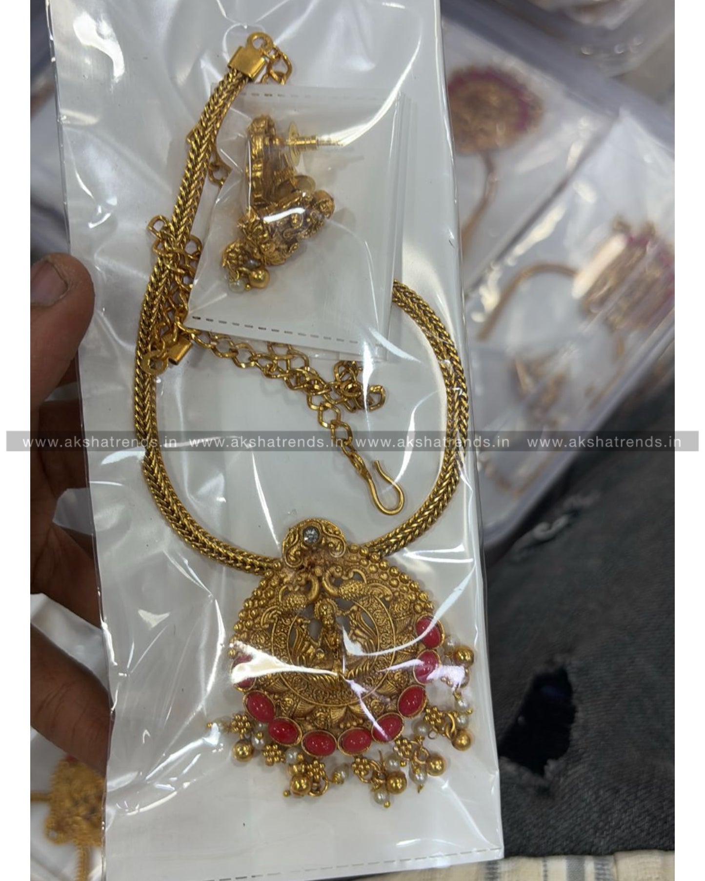 Lakshmi attigai -coral Aksha Trends