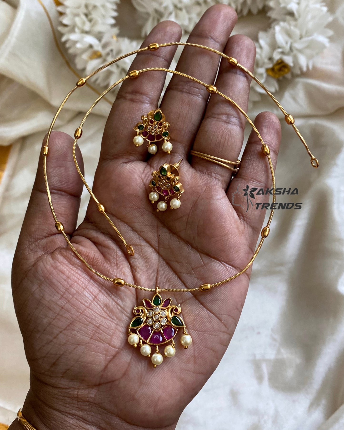 Floral kemp chain