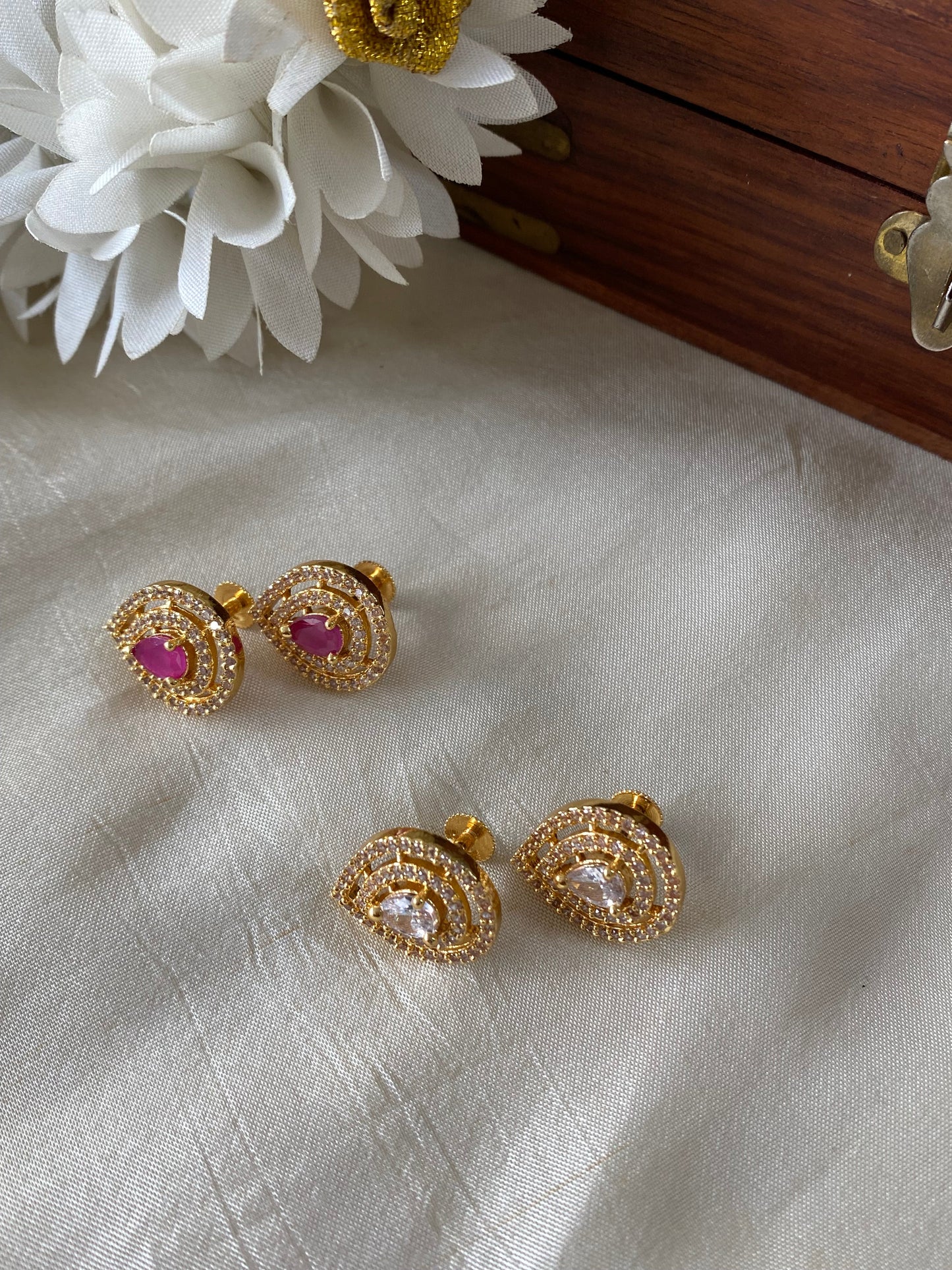 Premium stud AD Aksha Trends