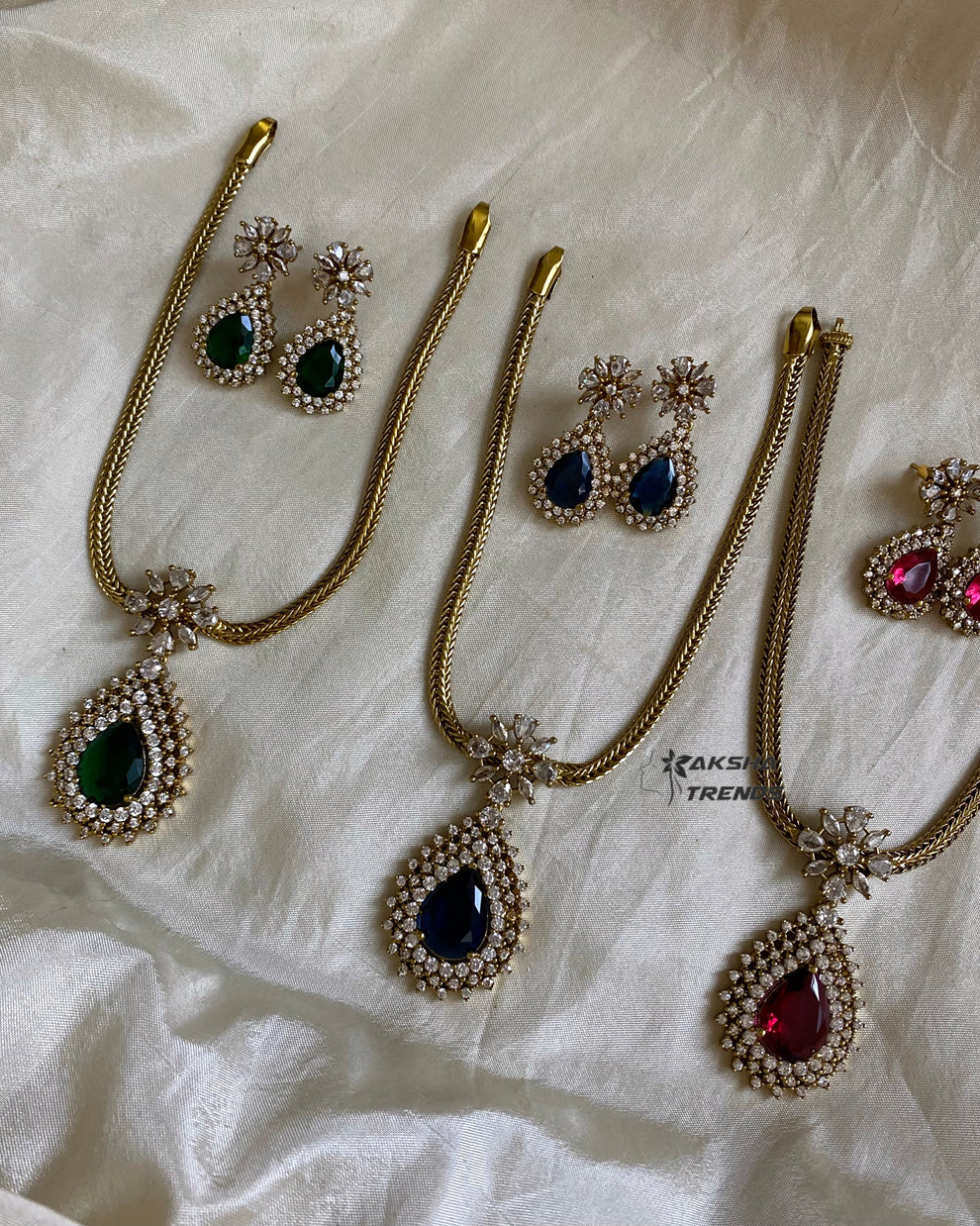 Diamond pendant necklace Aksha Trends 