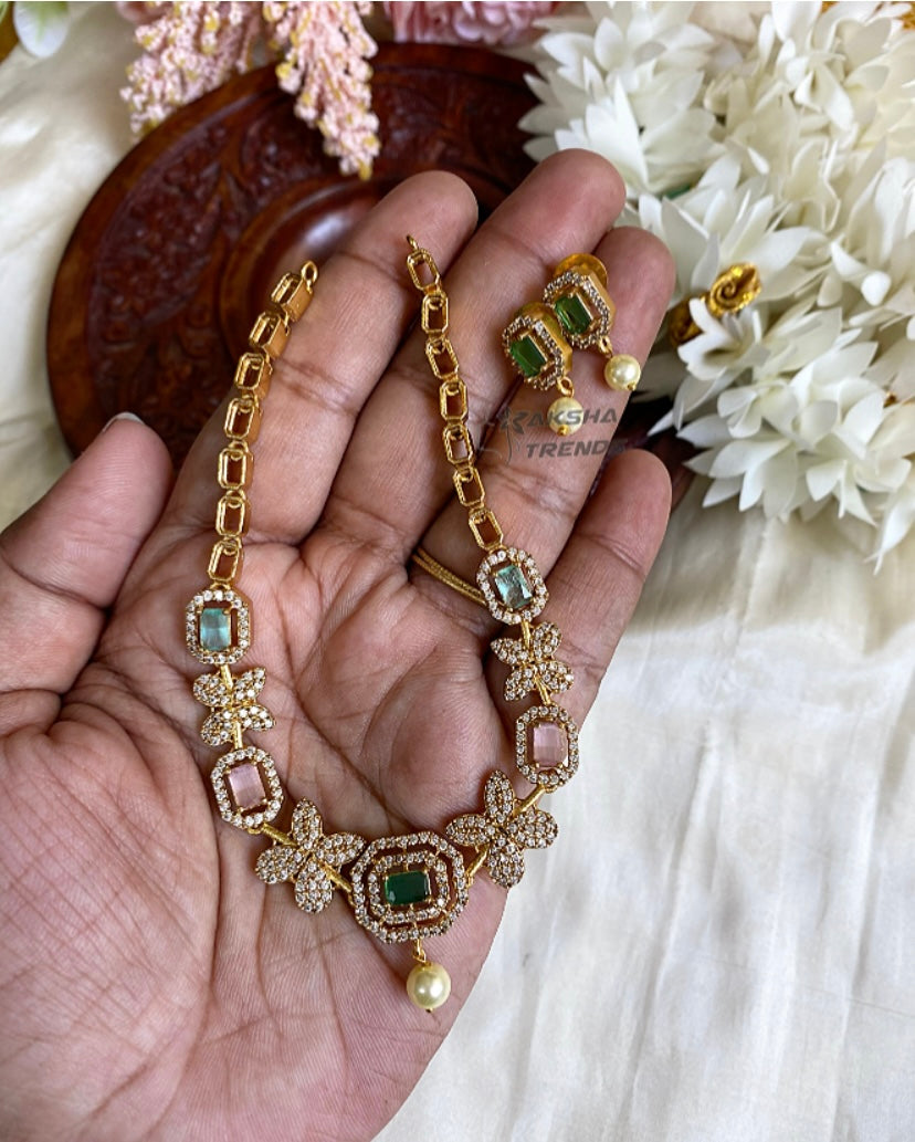 Floral diamond necklace sales
