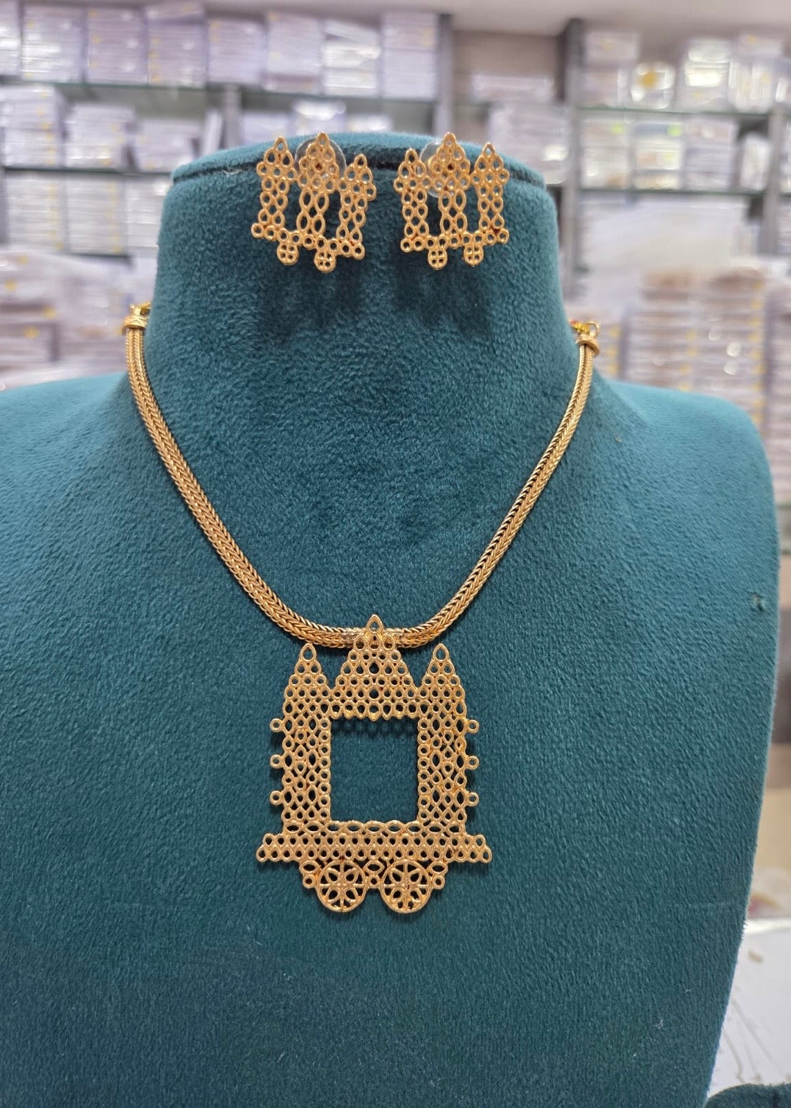 Antique Kolam choker Aksha Trends