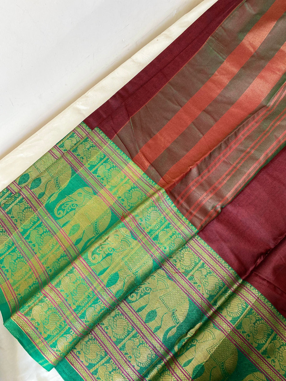 Narayani Pattu Saree Aksha Trends 