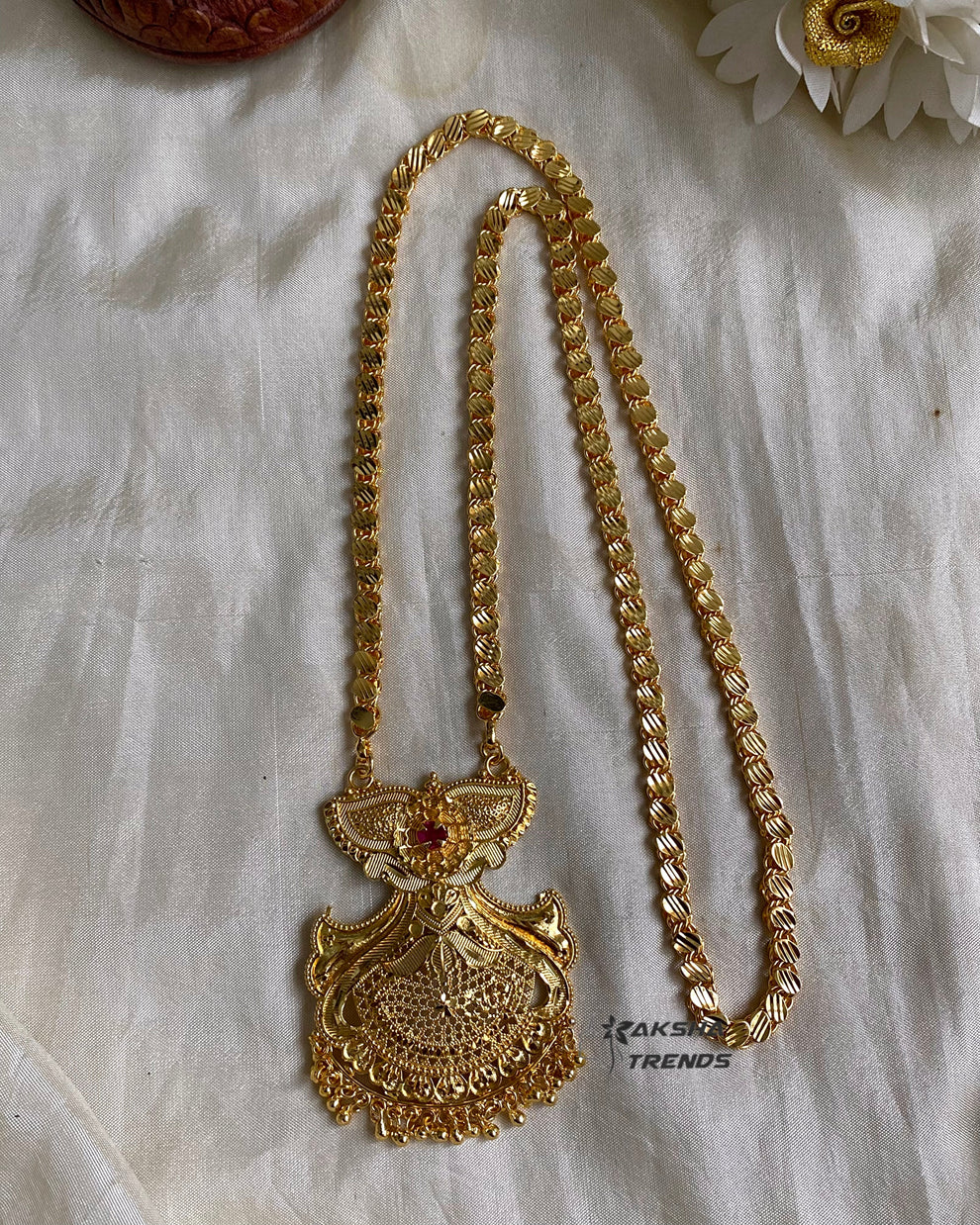 Floral Dollar chain Aksha Trends 