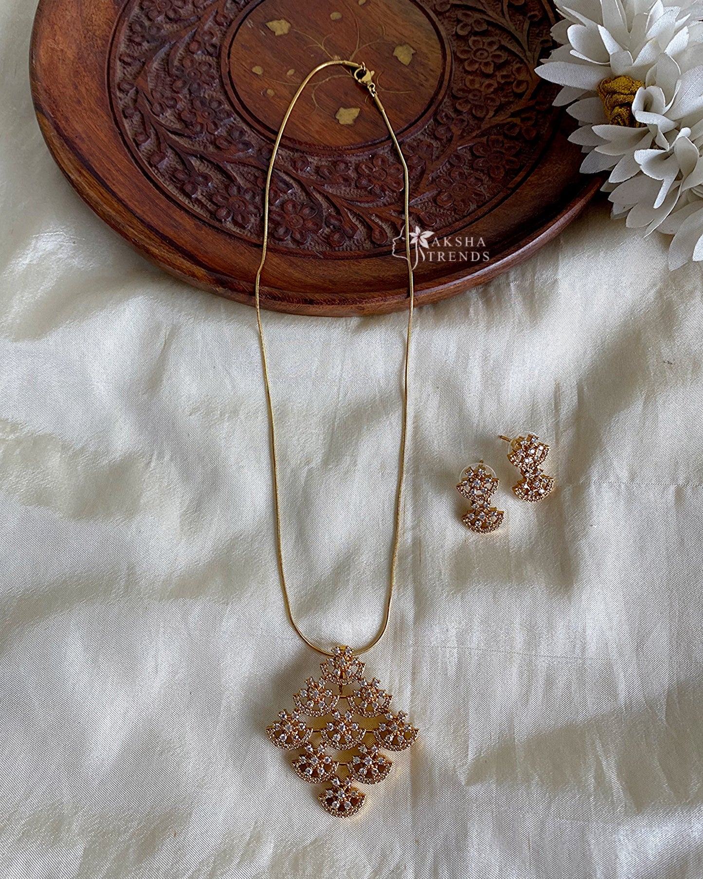 Ziva diamond pendant chain Aksha Trends