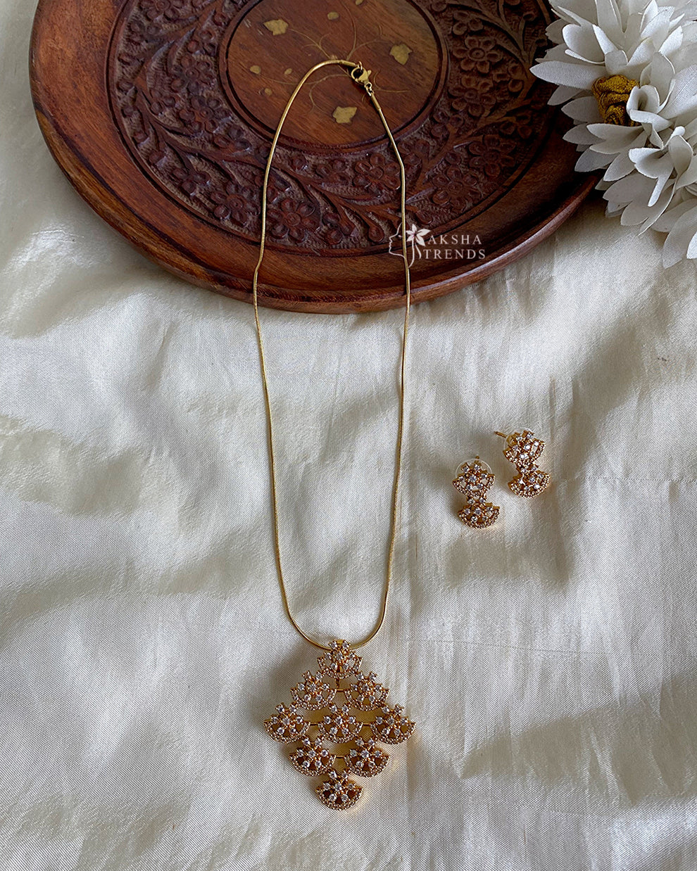 Ziva diamond pendant chain Aksha Trends 
