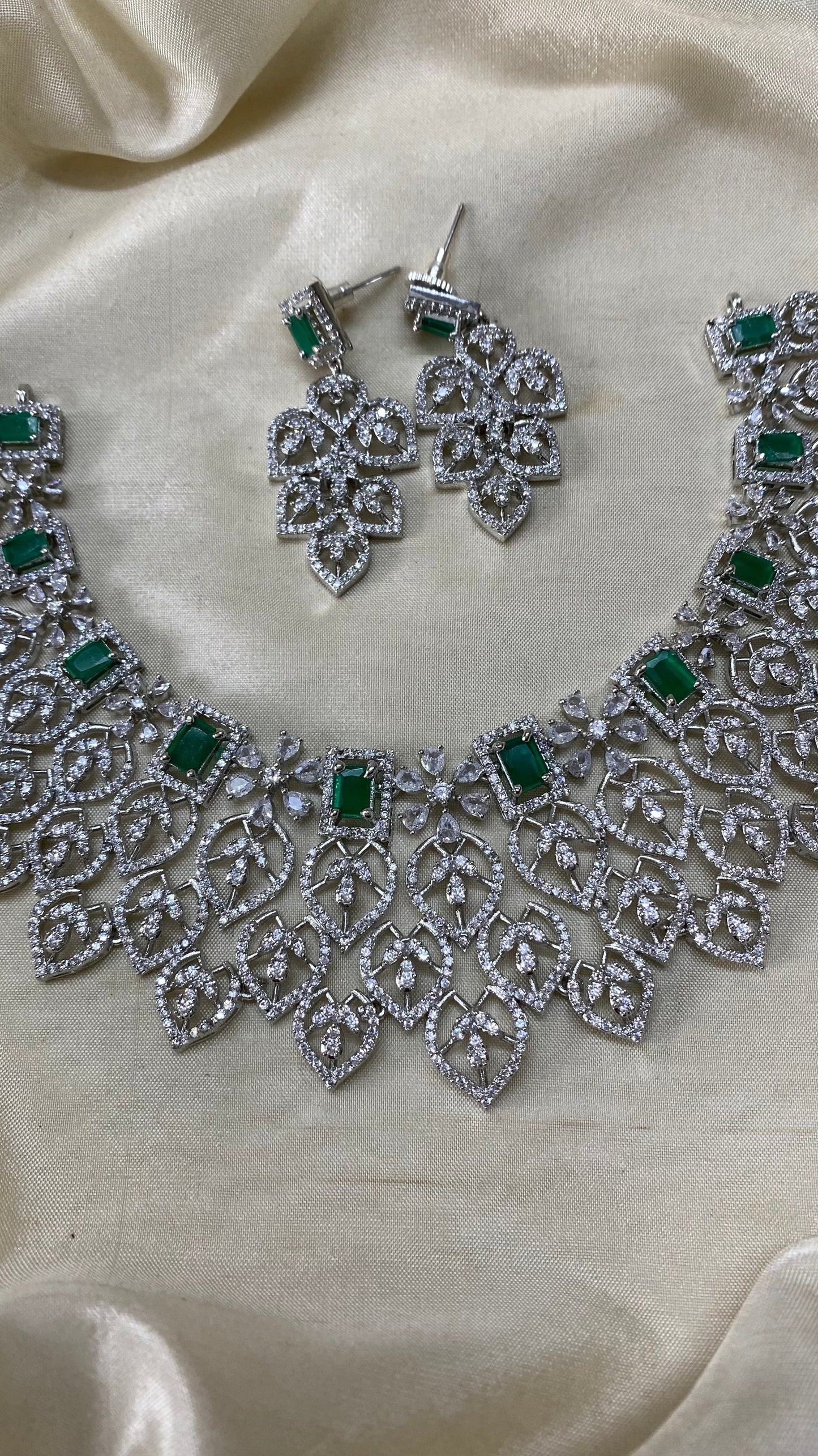 Silver floral diamond necklace -Green Aksha Trends