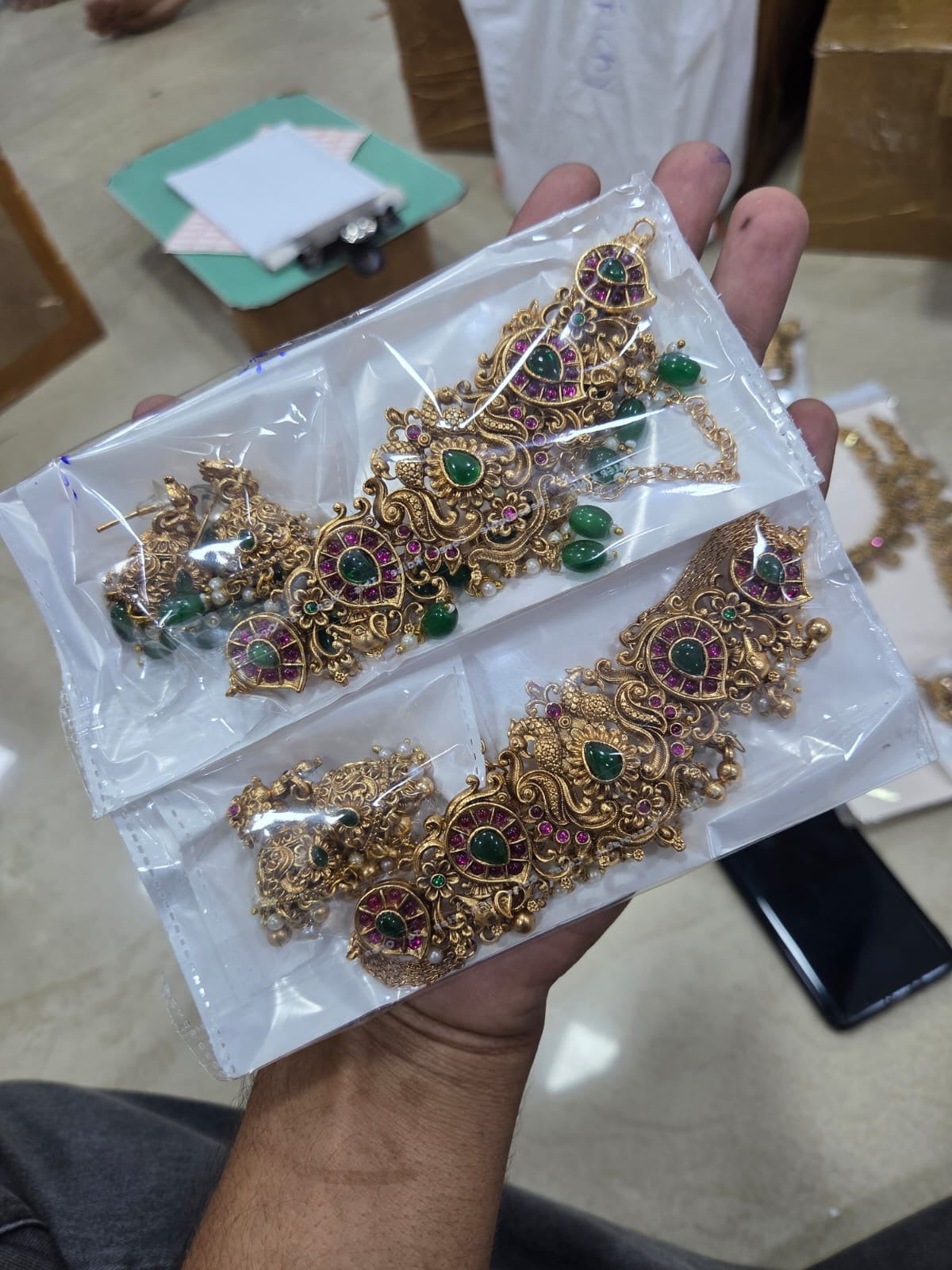 Antique floral kemp choker Aksha Trends