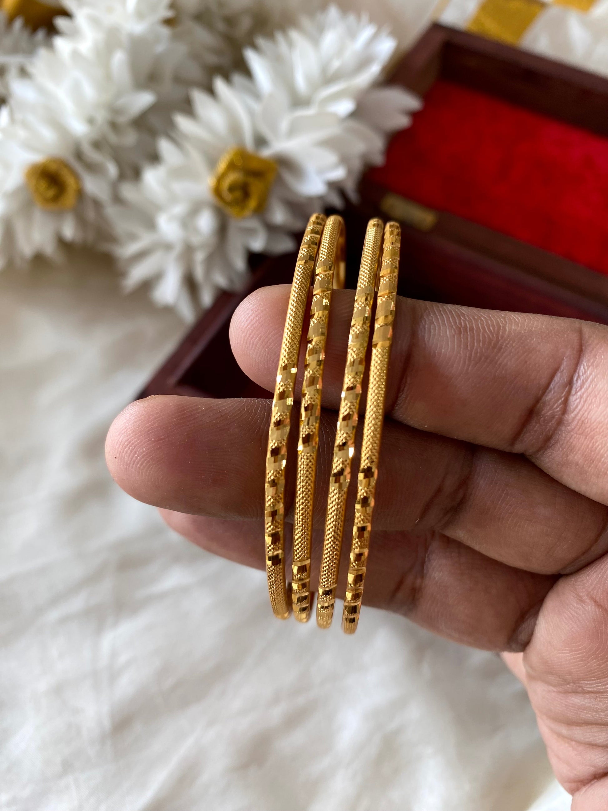 Daily wear bangles (4pc) Aksha Trends